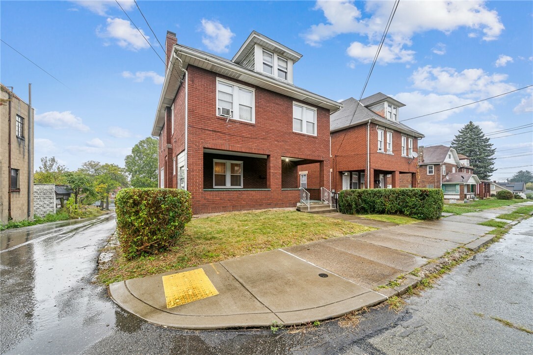 Property Photo:  365 Halcomb Ave  PA 15025 