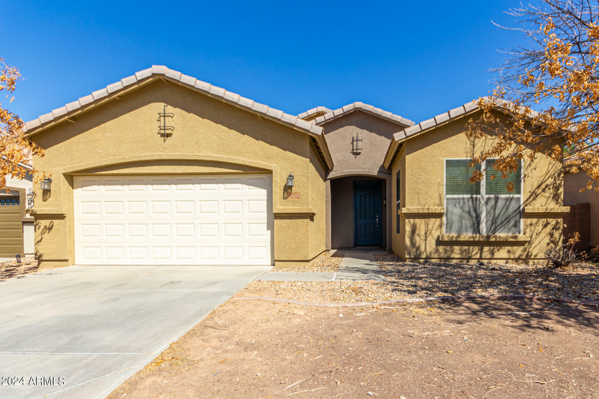 Property Photo:  10032 W Raymond Street  AZ 85353 