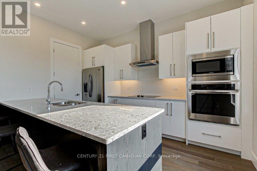 Property Photo:  1696 Fiddlehead Place 202  ON N6G 5M6 