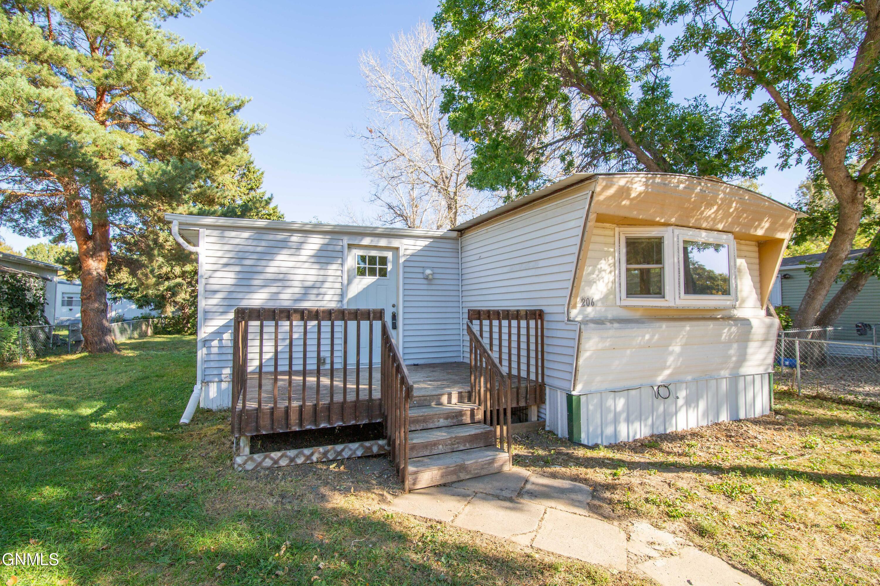 Property Photo:  206 Coyote Street  ND 58554 