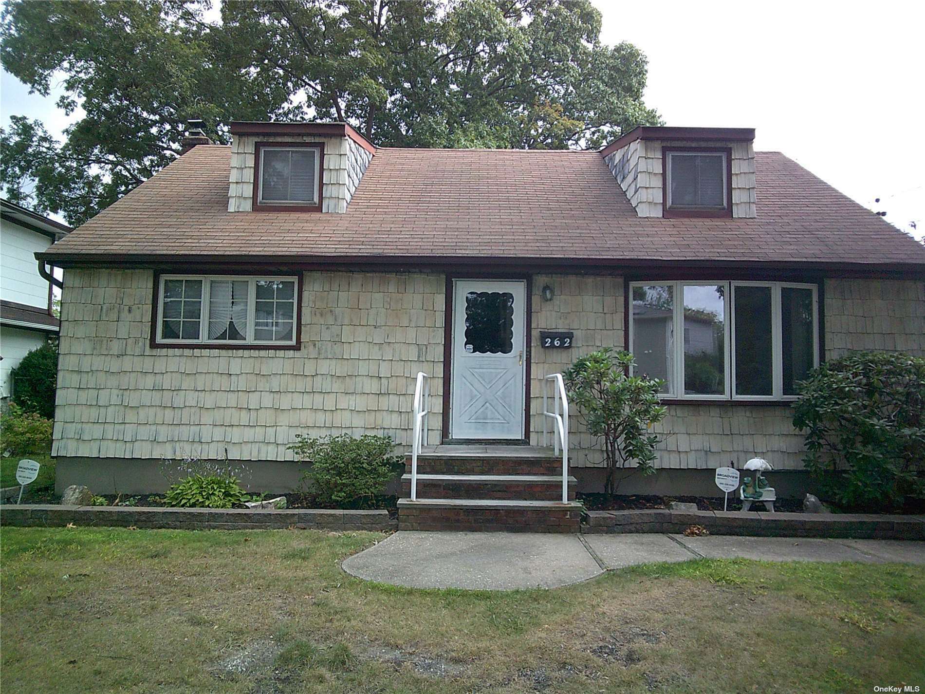 Property Photo:  262 Waldo Street  NY 11726 