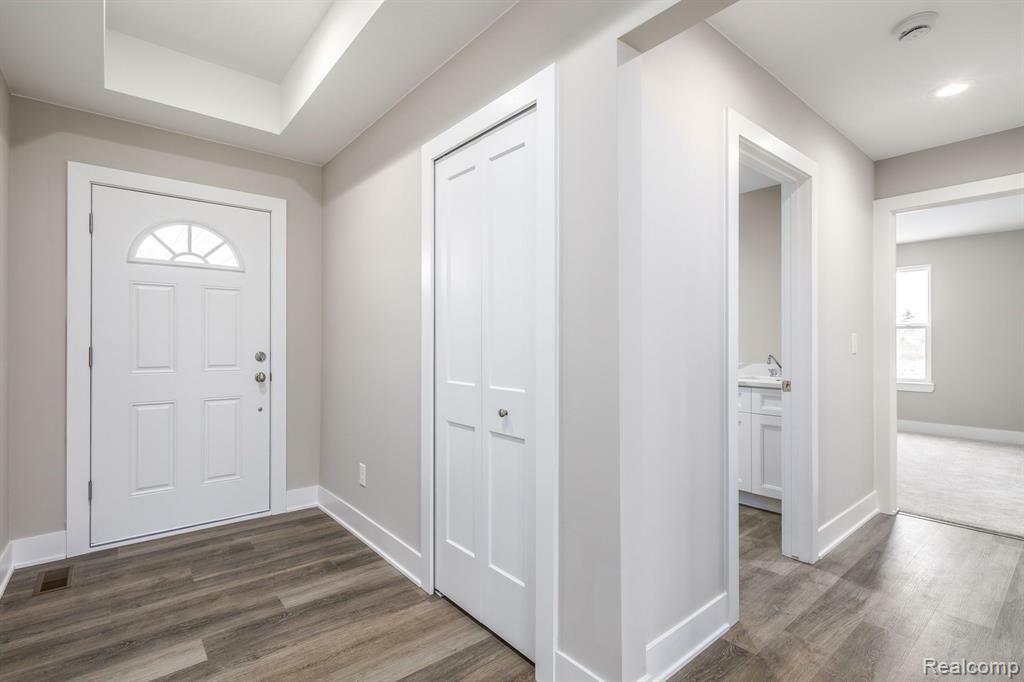 Property Photo: 2408 Waterford Way MI 48423