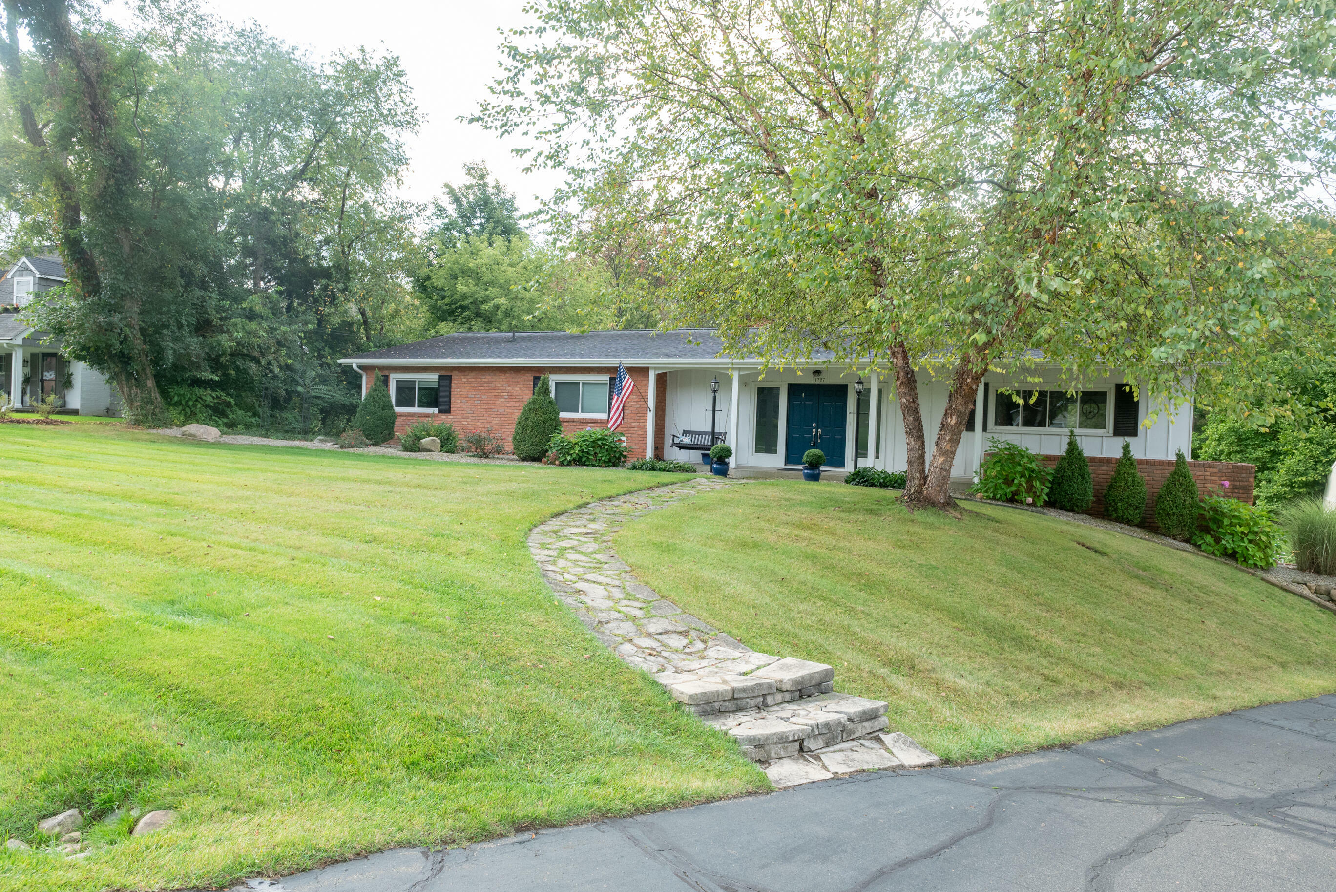 Property Photo:  1727 Maybrook Road  MI 49203 