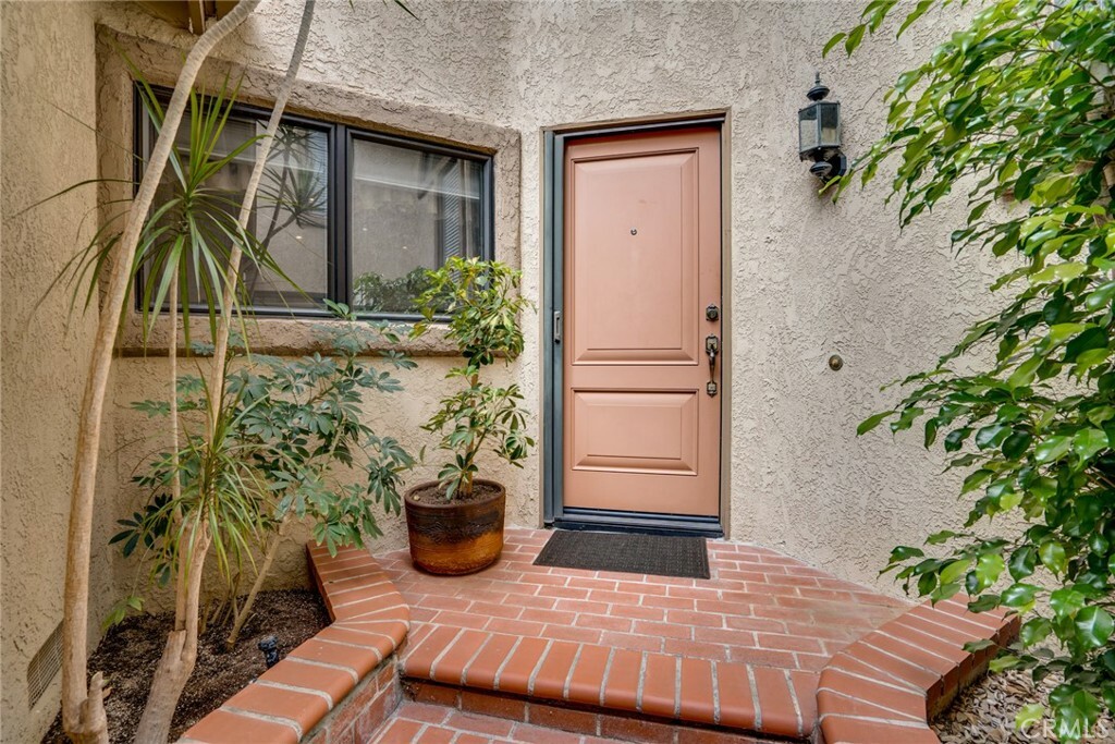 Property Photo:  9889 Osborne Court  CA 92708 