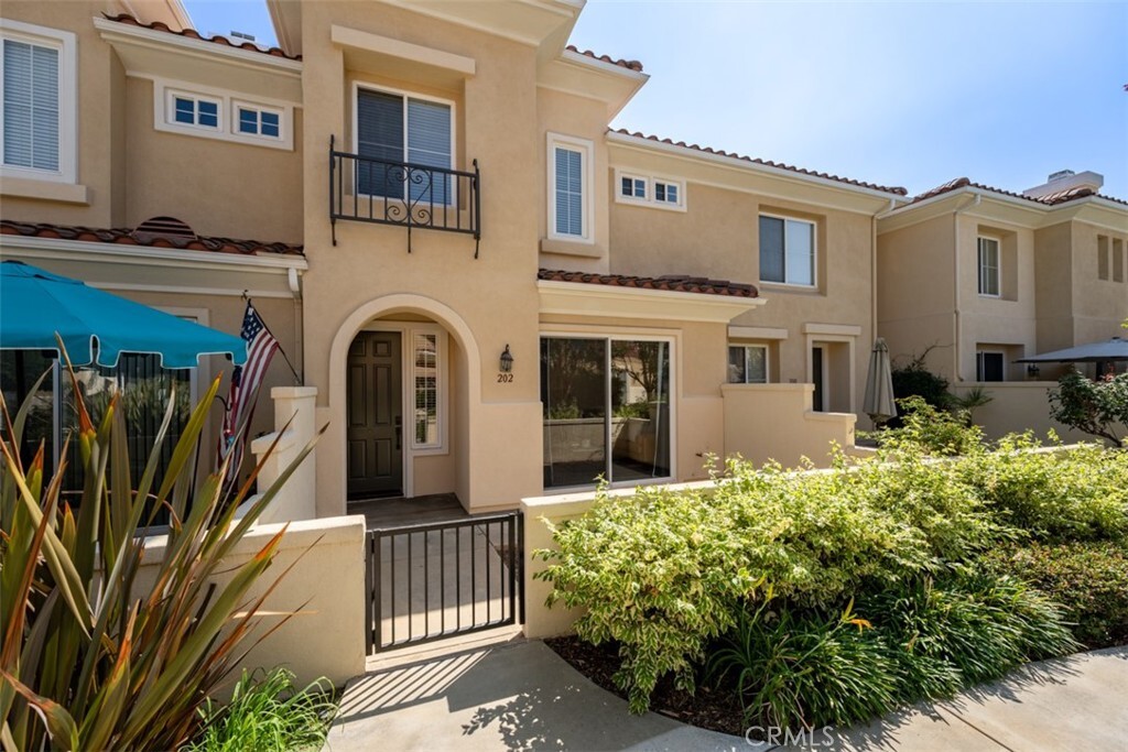 Property Photo:  202 Via Vicini  CA 92688 
