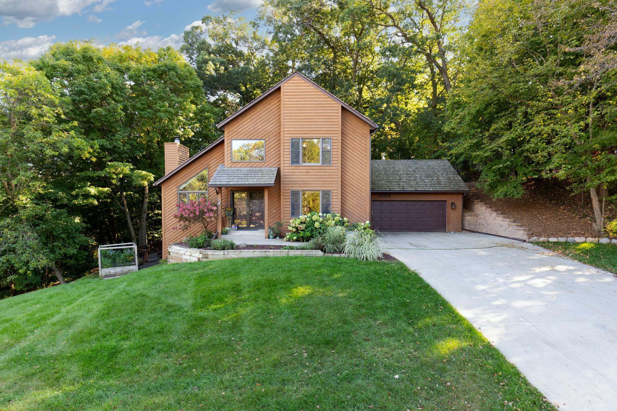 Property Photo:  16223 Terracewood Drive  MN 55346 