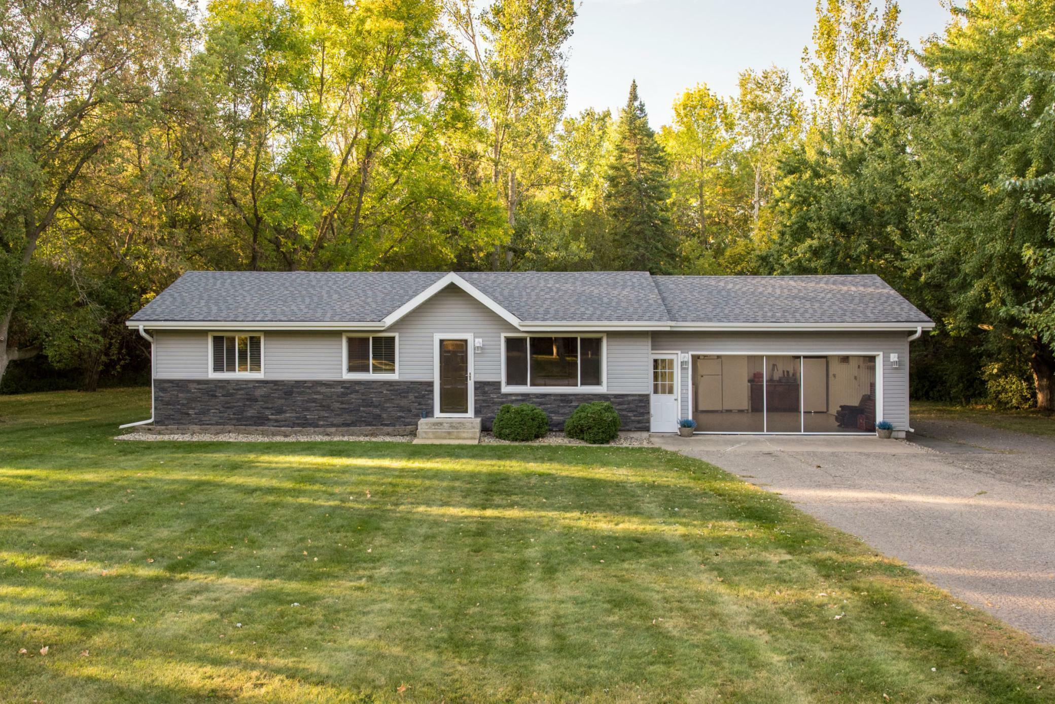 Property Photo:  1706 Oak Knoll Drive NE  MN 56308 