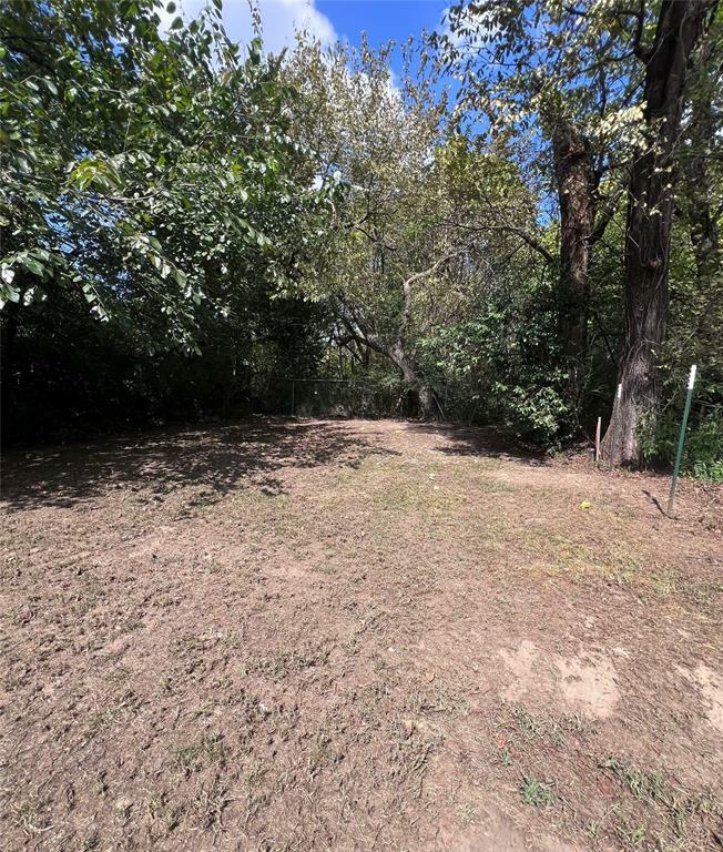 Property Photo:  1264 W Cherry Street  TX 75460 