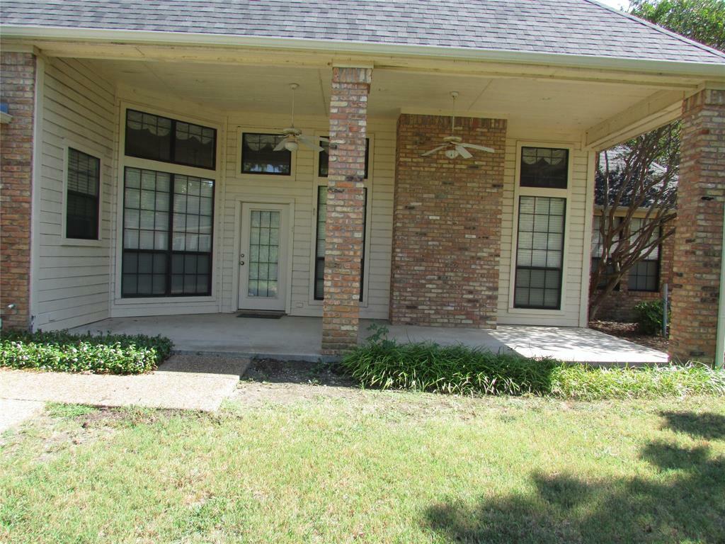 Property Photo:  2004 Lakeridge Circle  TX 75119 