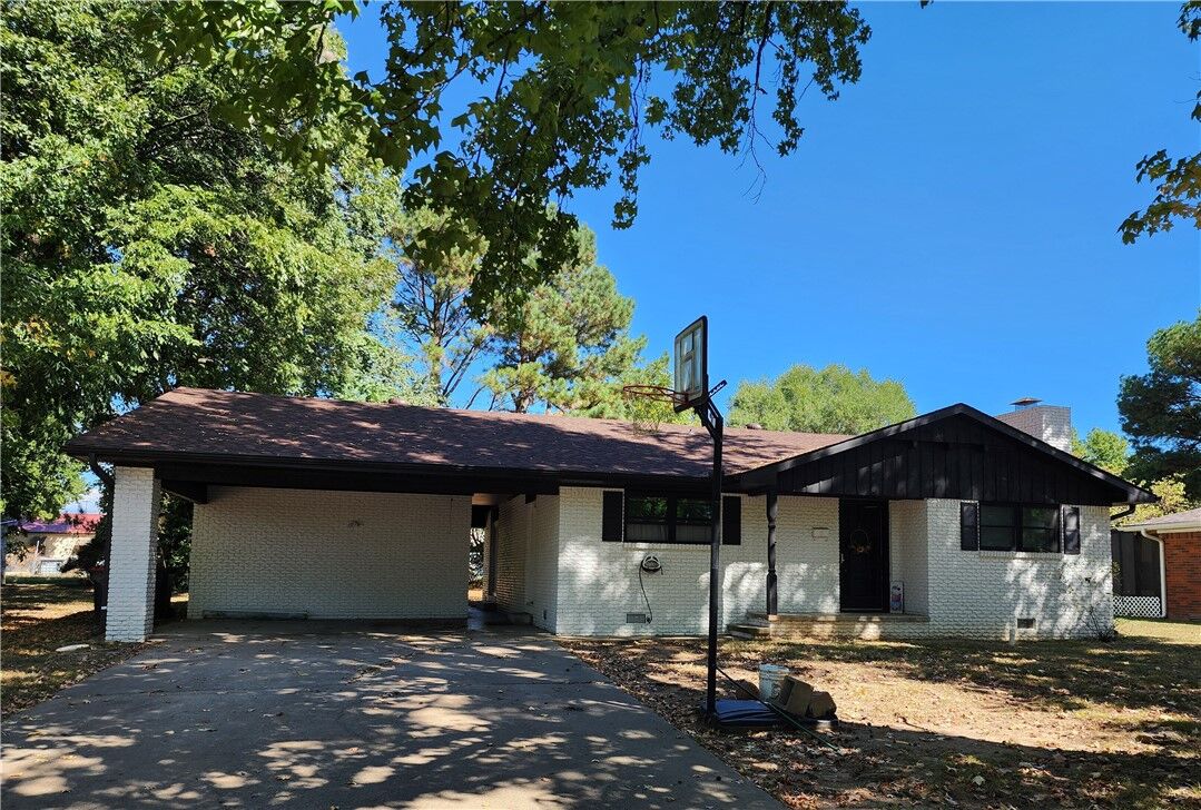 Property Photo:  1322 Morlan Avenue  AR 72764 