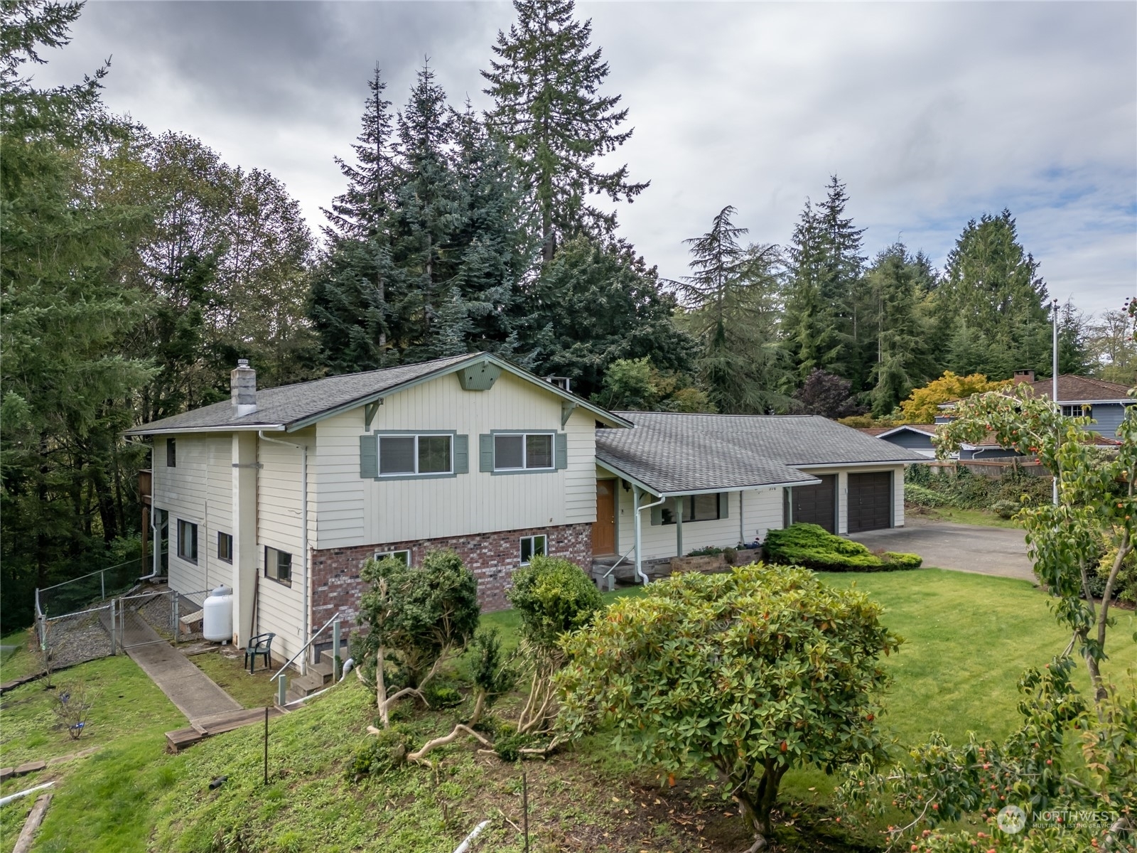 Property Photo:  516 Lucky Lane  WA 98520 