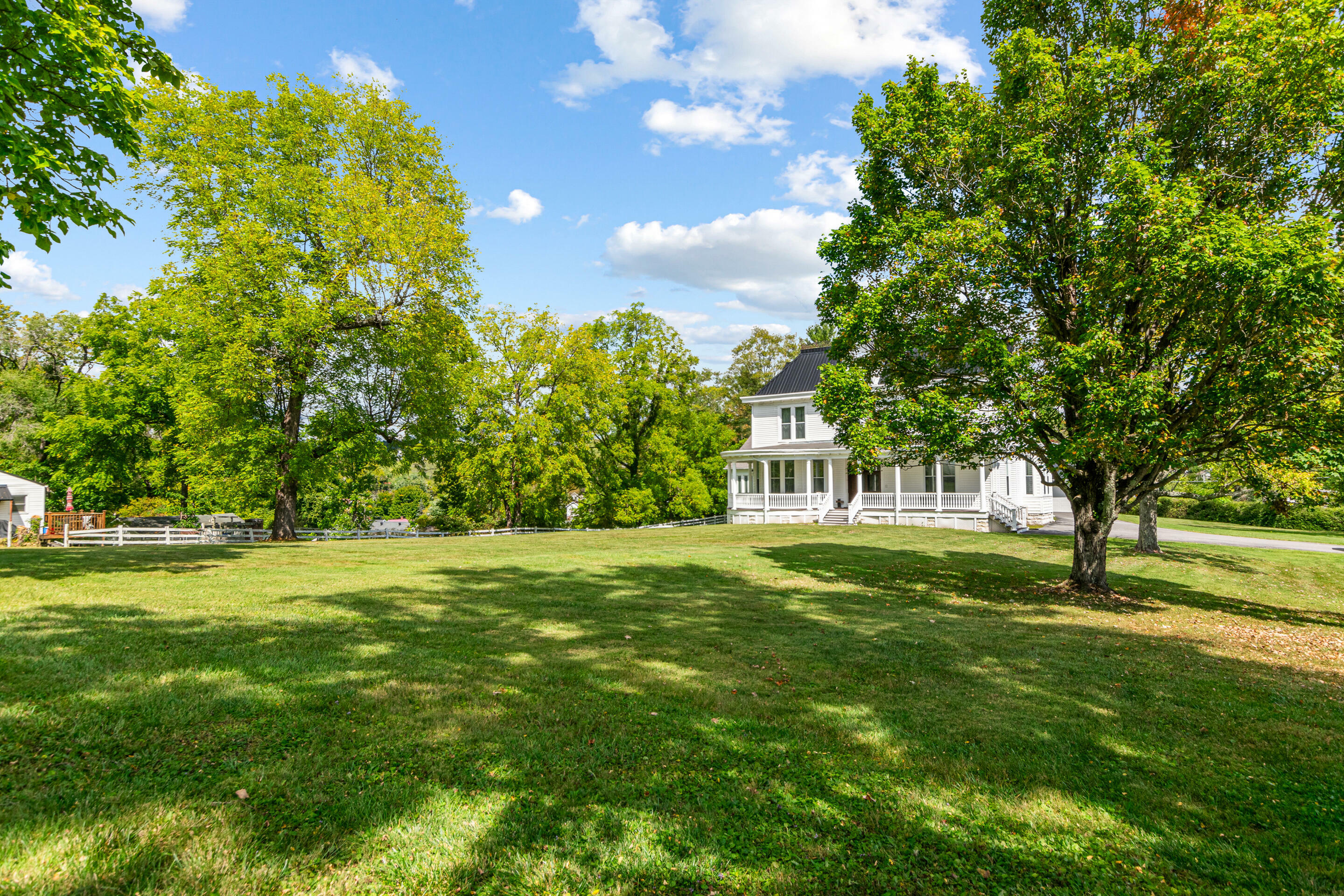 Property Photo:  639 E Tower St  VA 24651 