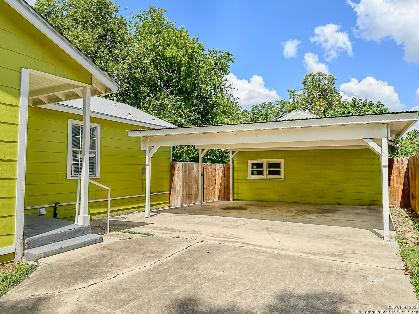 Property Photo:  1935 W Woodlawn Ave  TX 78201 