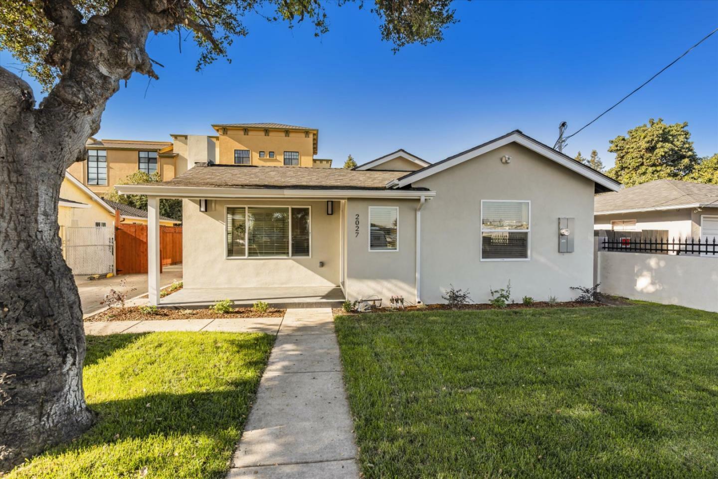 Property Photo:  2027 Clarke Avenue  CA 94303 