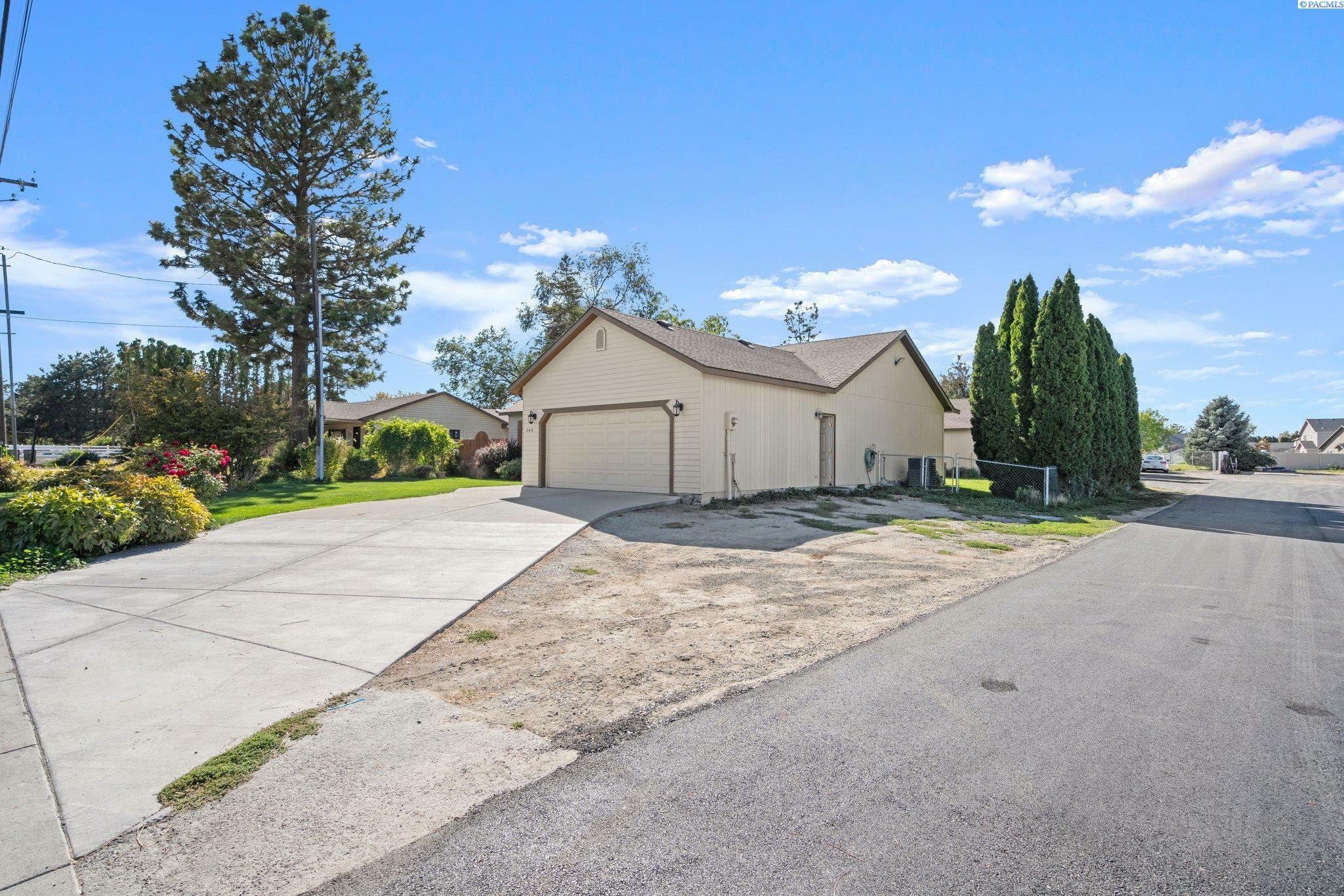 Property Photo:  2412 S Vancouver  WA 99337 