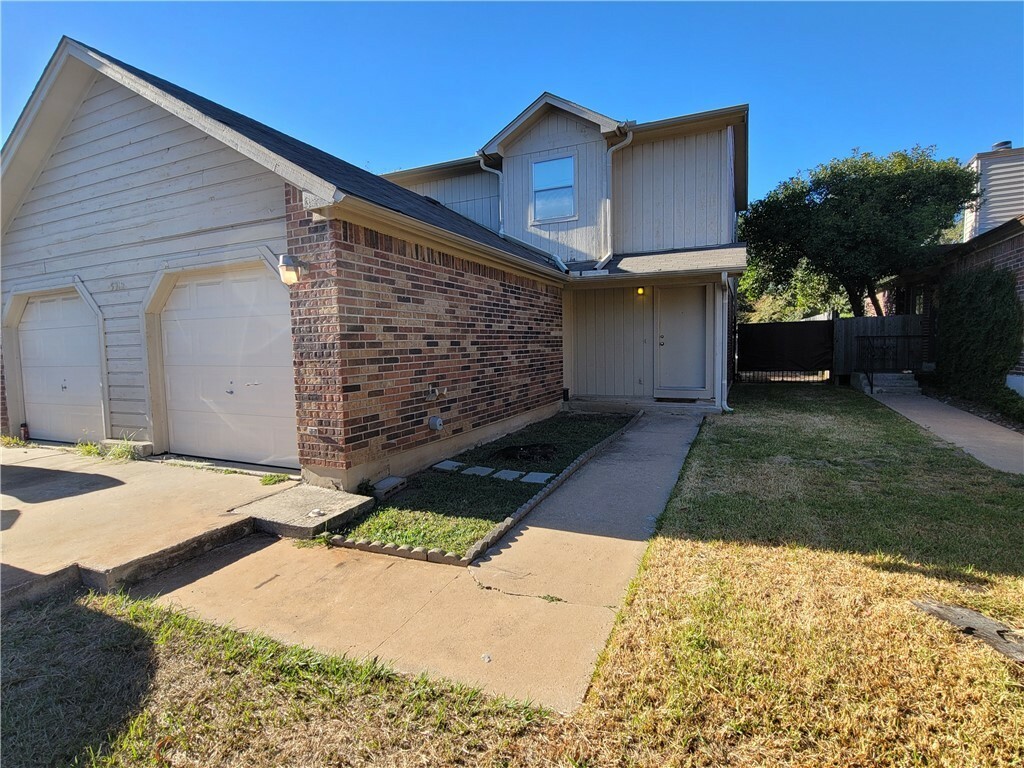 5912 Parkwood Drive A  Austin TX 78735 photo