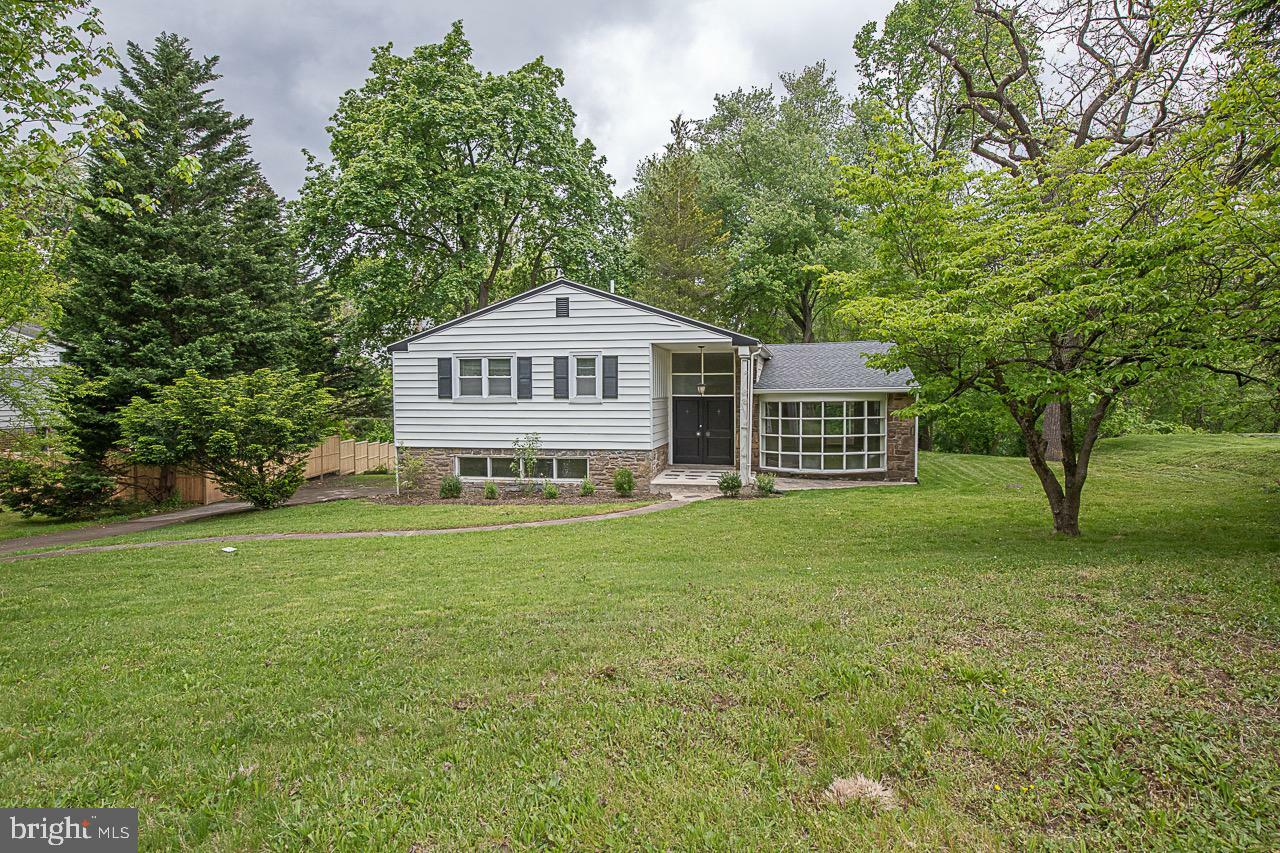 Property Photo:  117 Marywatersford Road  PA 19004 