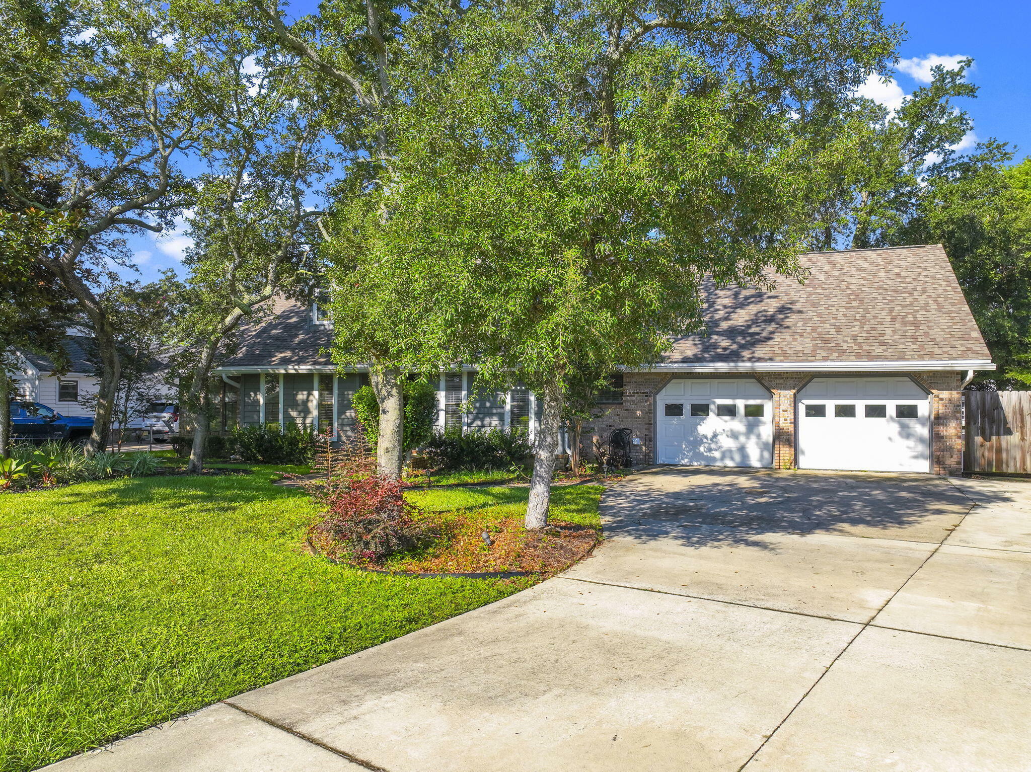 Property Photo:  3307 Kings Road  FL 32405 