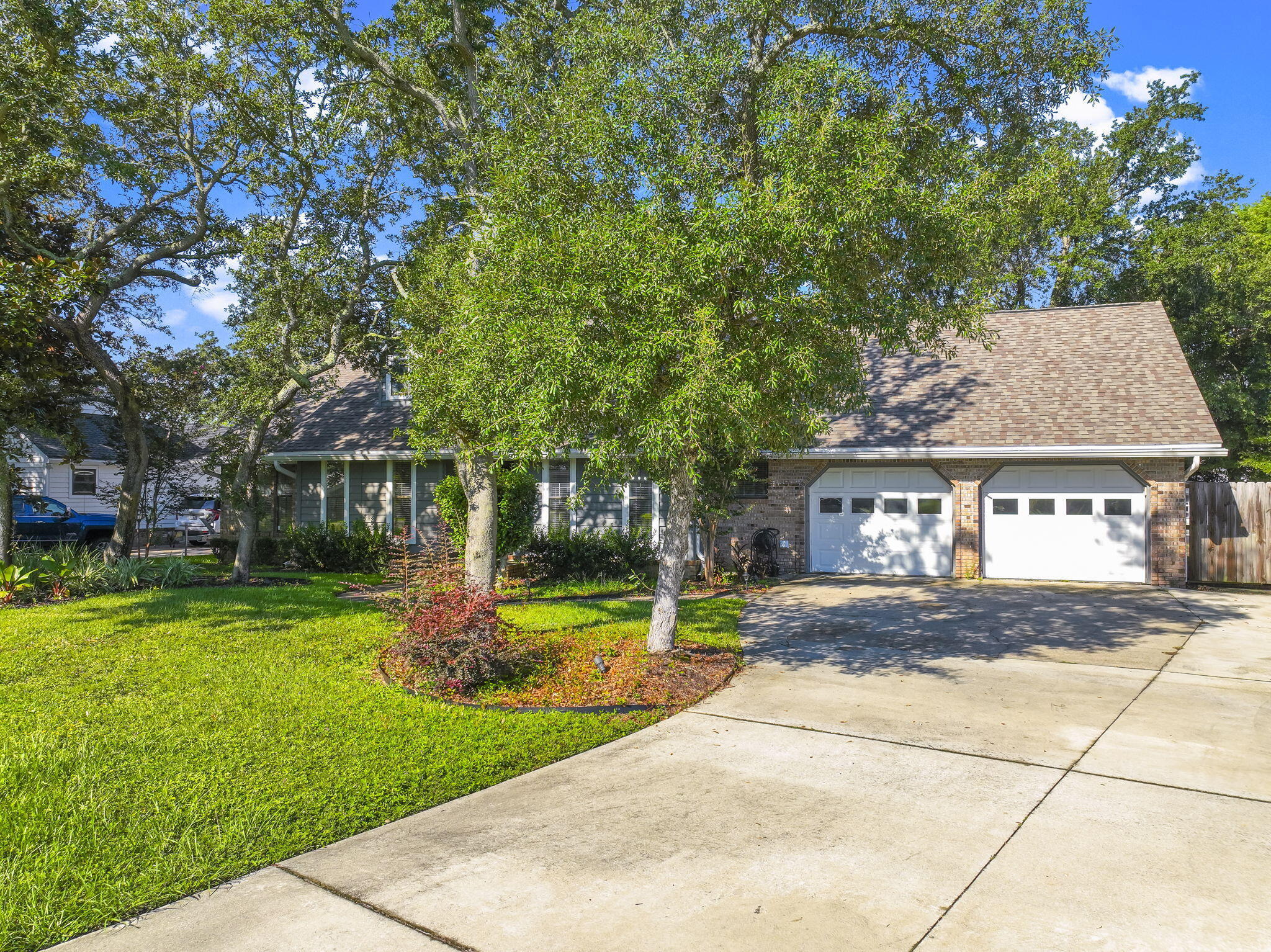 Property Photo:  3307 Kings Road  FL 32405 