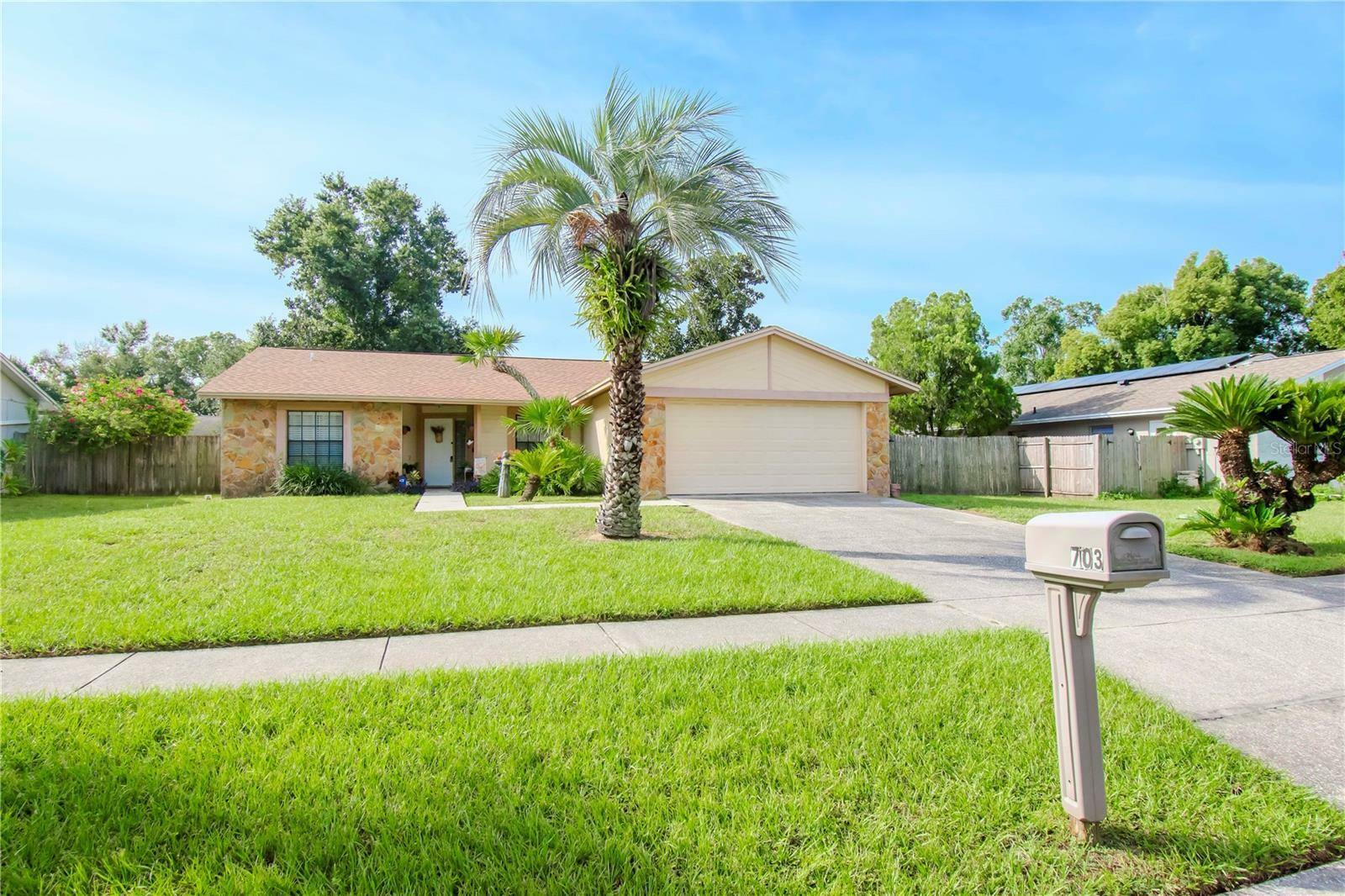 Property Photo:  703 Caliente Drive  FL 33511 