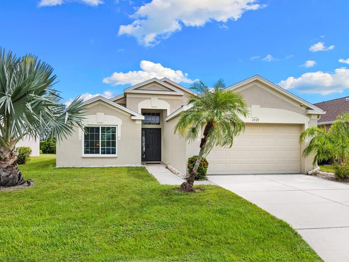 Property Photo:  4509 Sanibel Way  FL 34203 