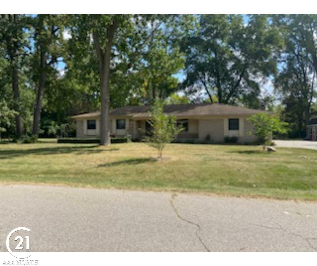 Property Photo:  6464 Fredmoor Drive  MI 48098 