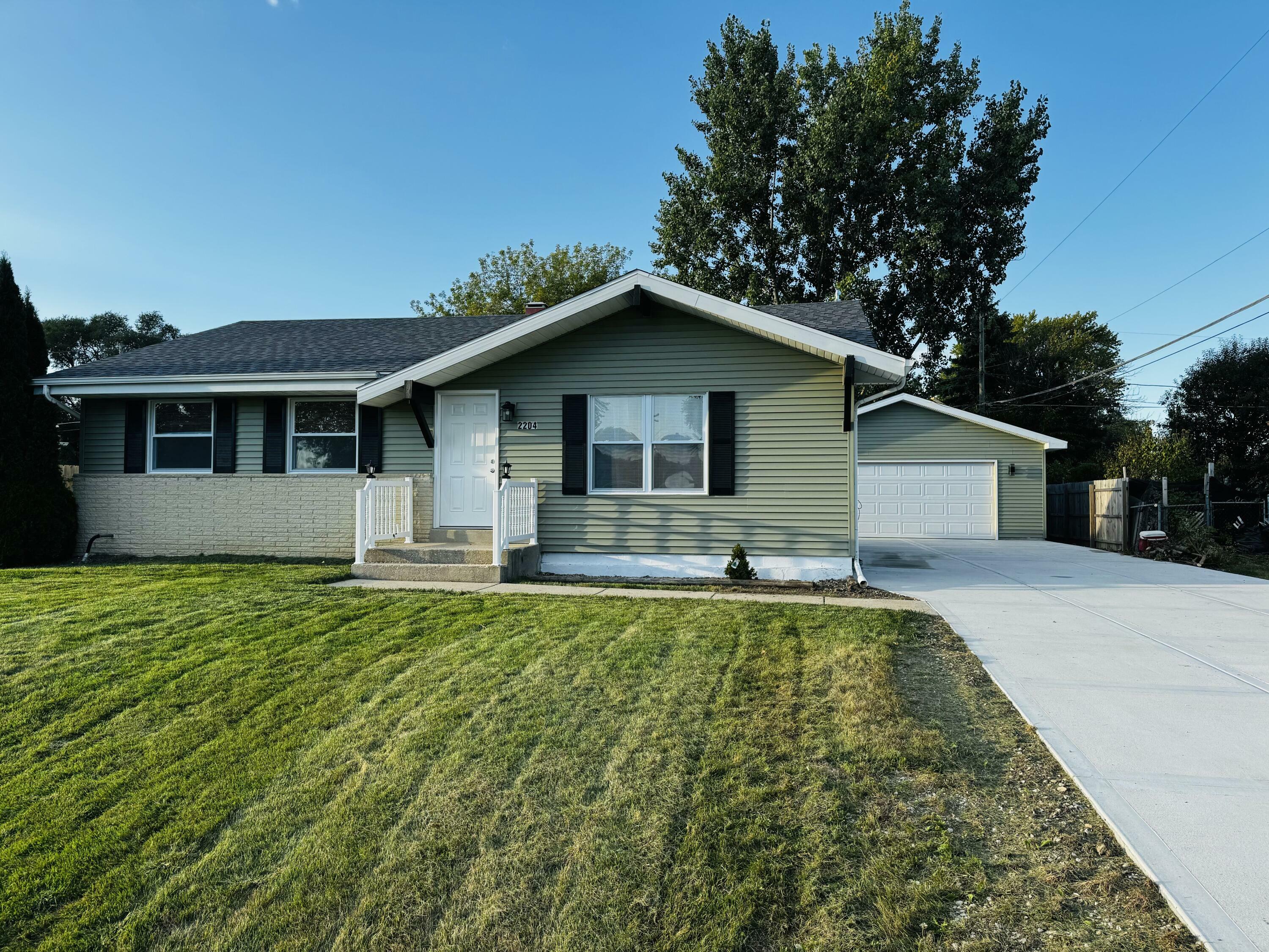 Property Photo:  2204 Tara Dr  WI 53402 