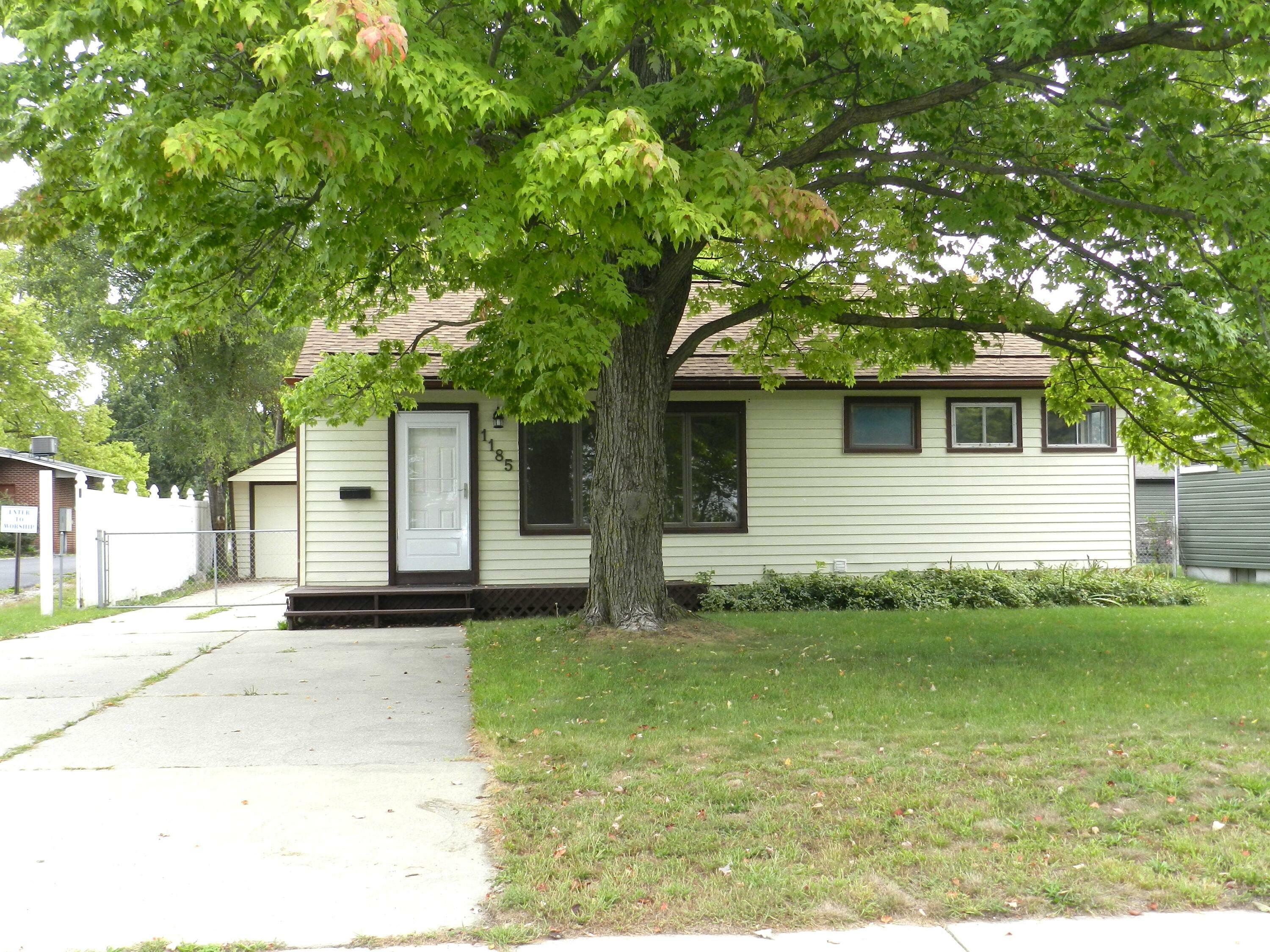 Property Photo: 1185 Grove Road MI 48198