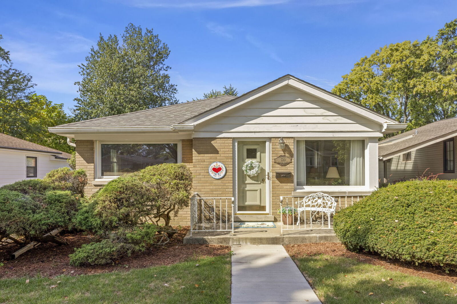 Property Photo:  320 N Martha Street  IL 60148 