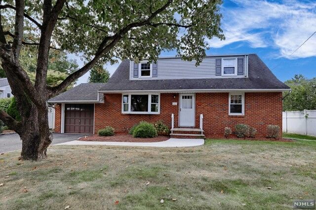 Property Photo:  11 Hartland Avenue  NJ 07630 