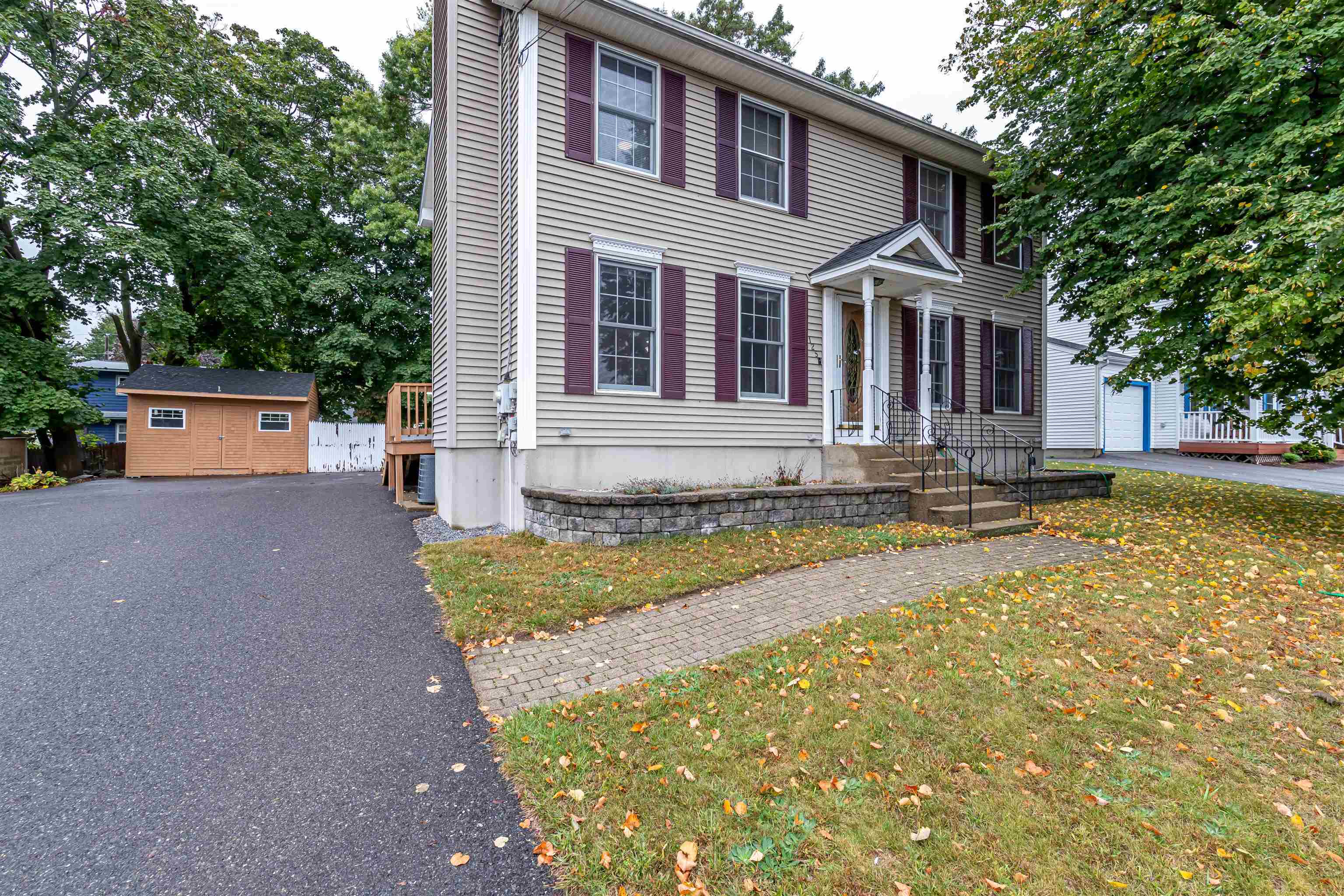 Property Photo:  125 Wedgewood Lane  NH 03109 