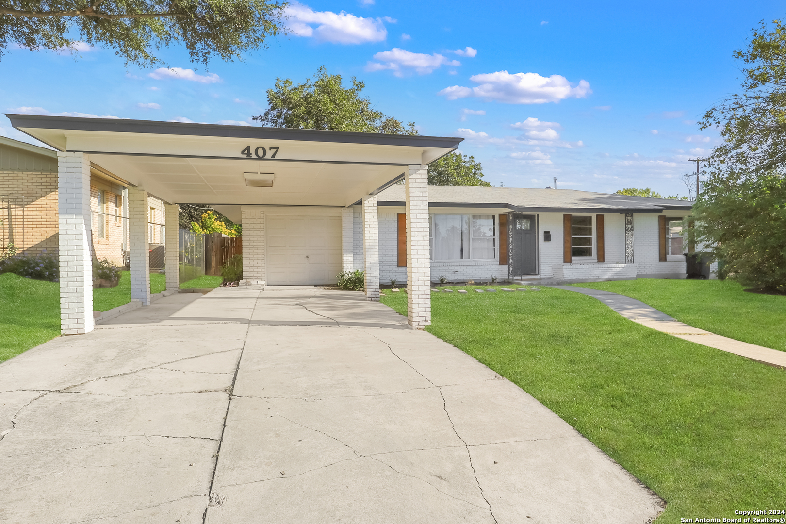 Property Photo: 407 McNeel TX 78228