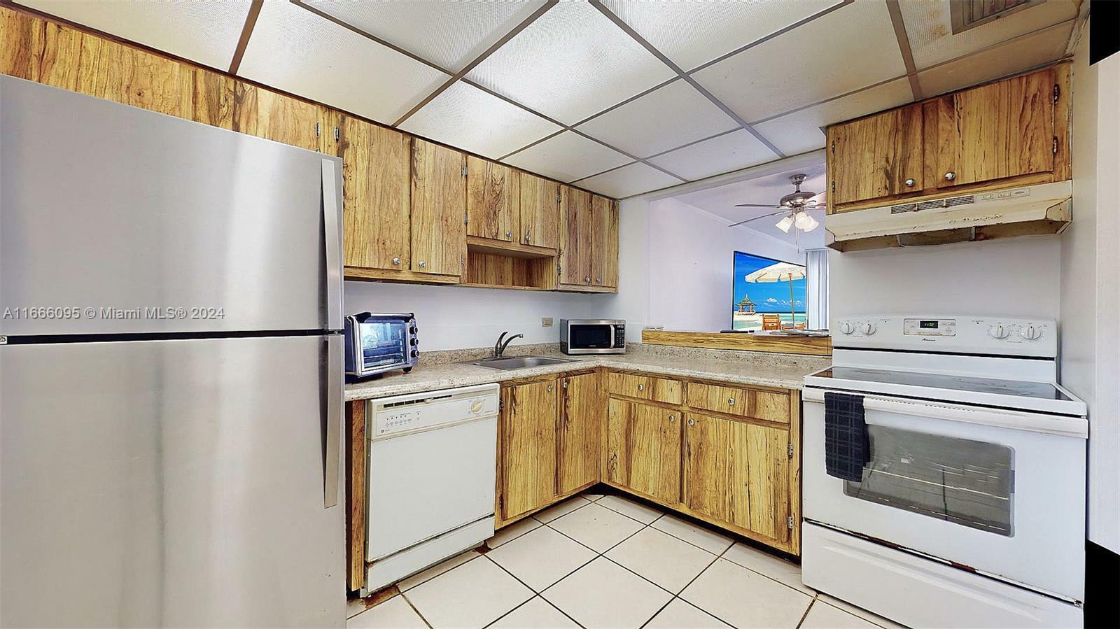 Property Photo:  10425 SW 112th Ave 306  FL 33176 