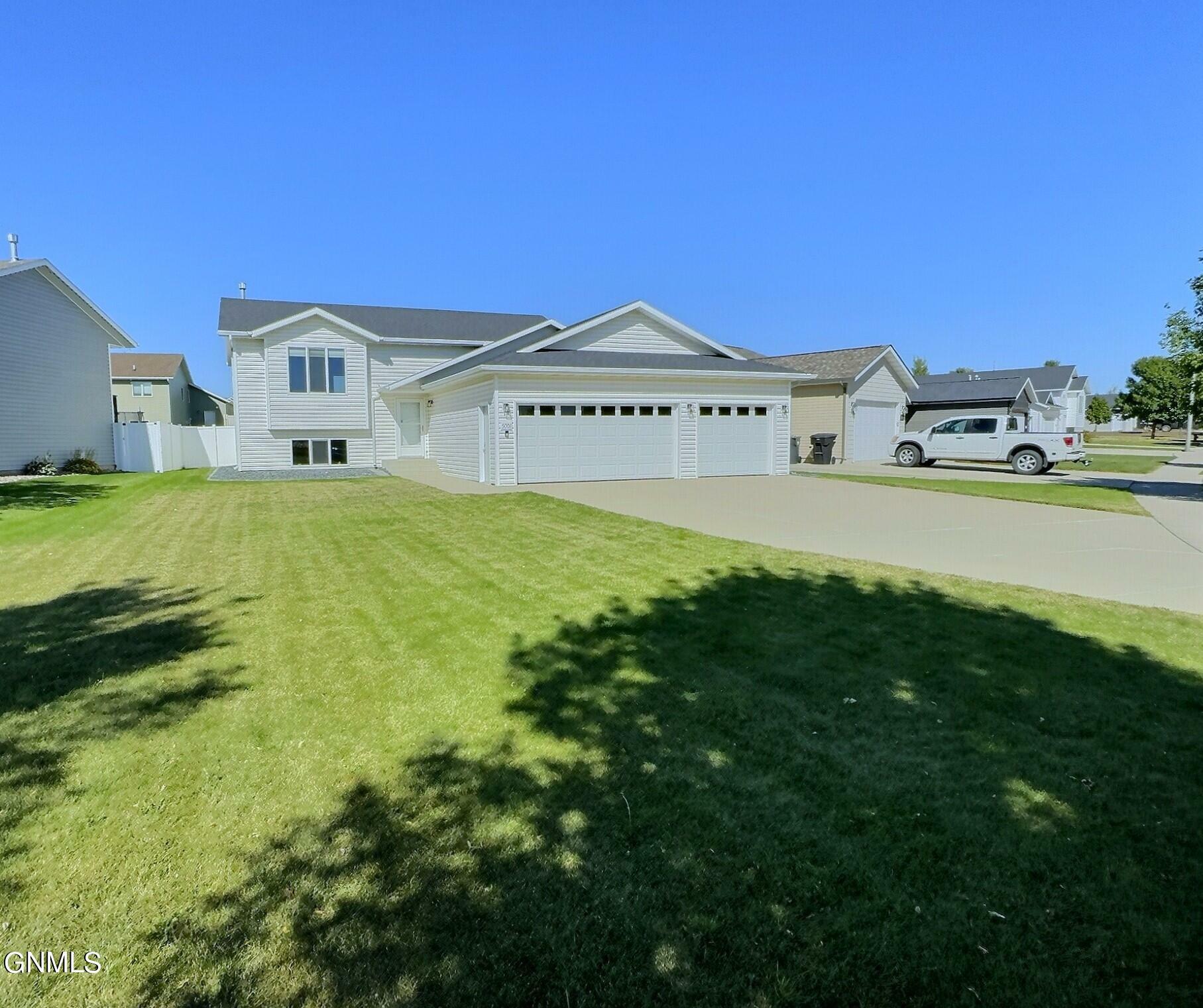 Property Photo:  5001 37th Avenue NW  ND 58554 