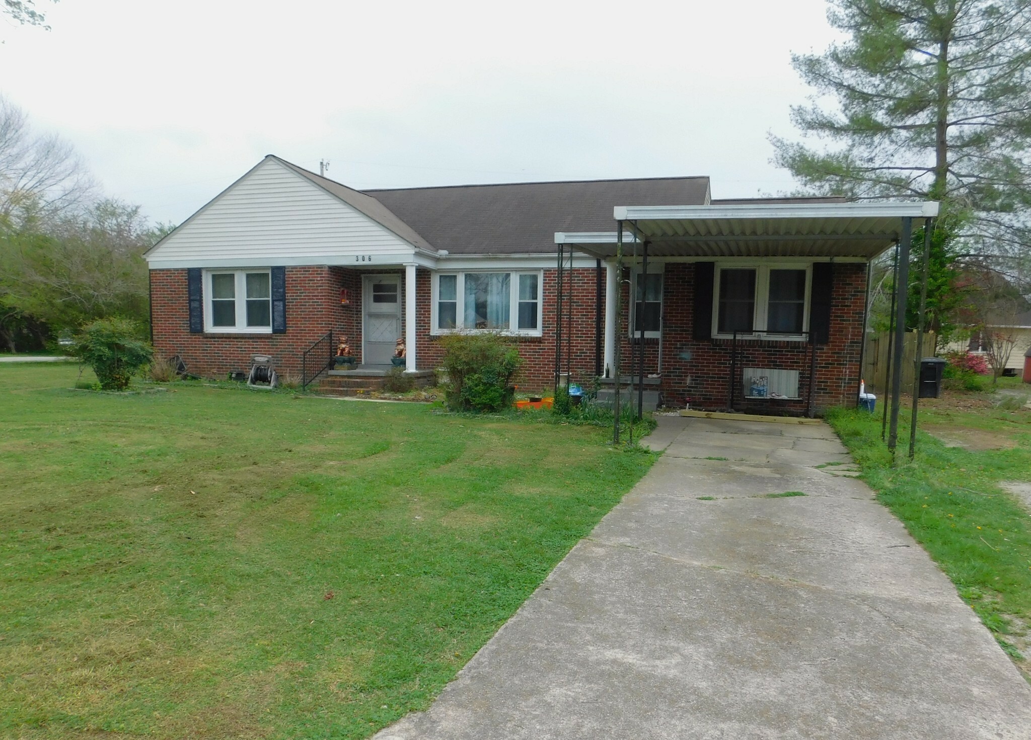 Property Photo:  306 Druid Ln  TN 37388 