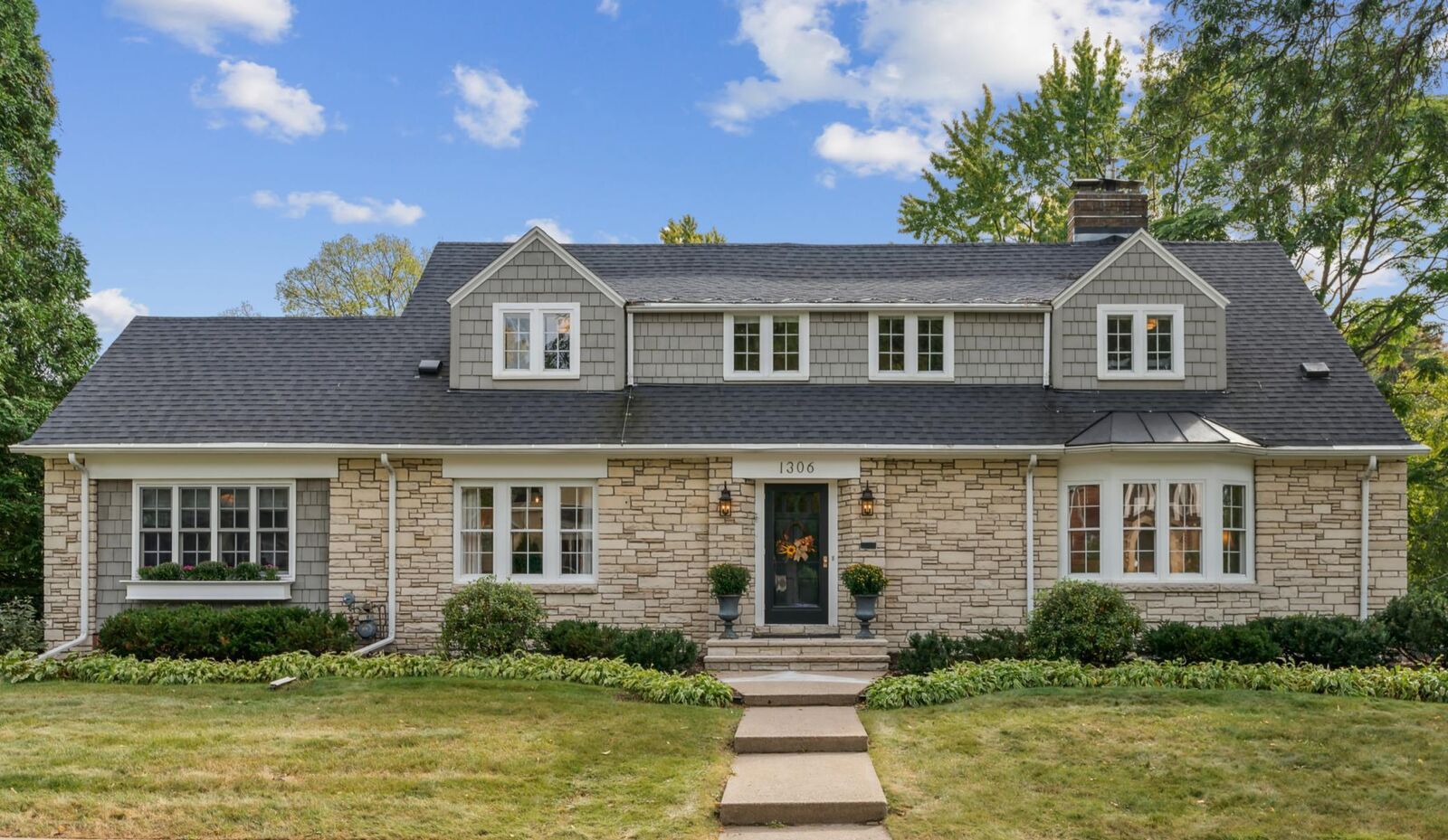 Property Photo: 1306 Bohland Place MN 55116