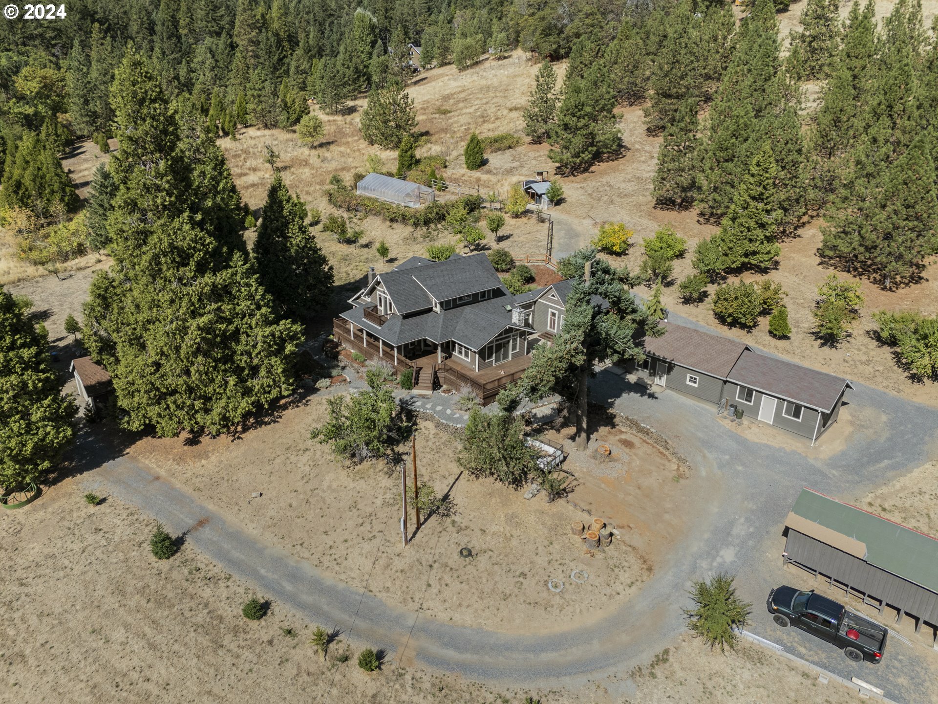 Property Photo:  3062 Anderson Creek Rd  OR 97540 