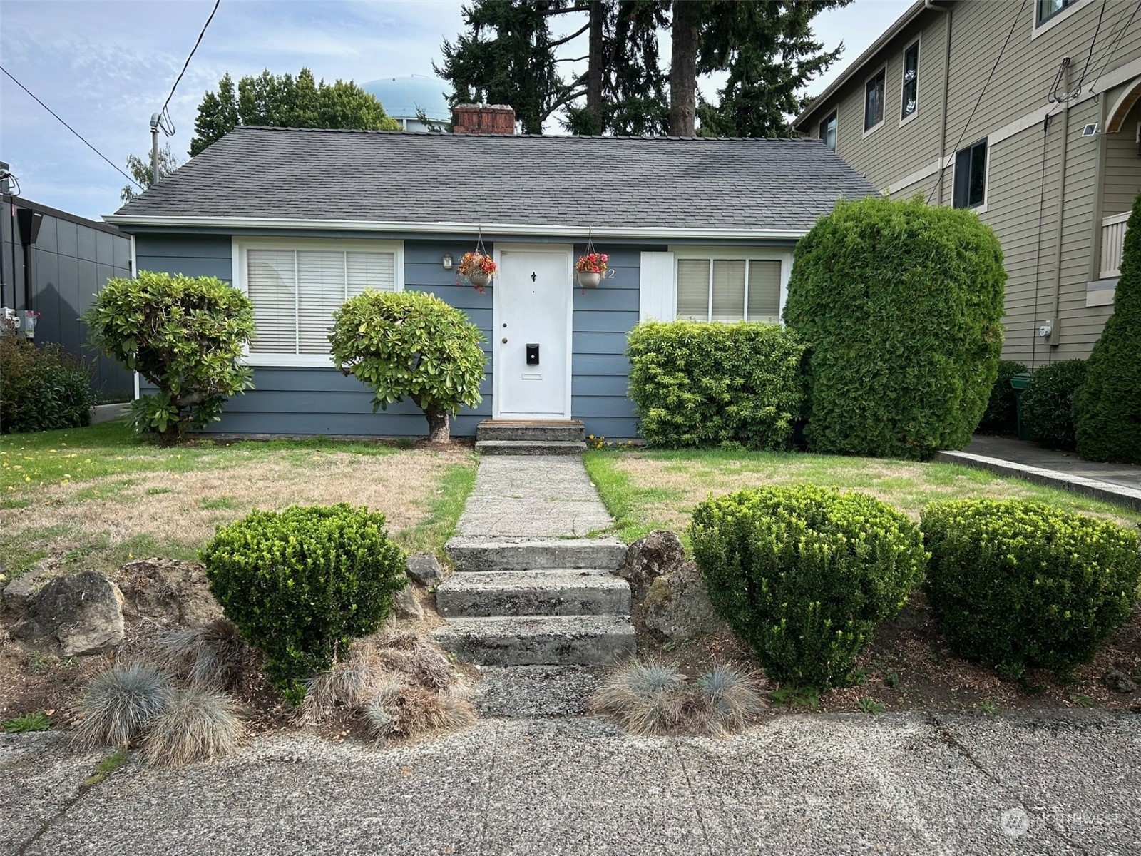 Property Photo:  3212 40th Avenue W  WA 98199 