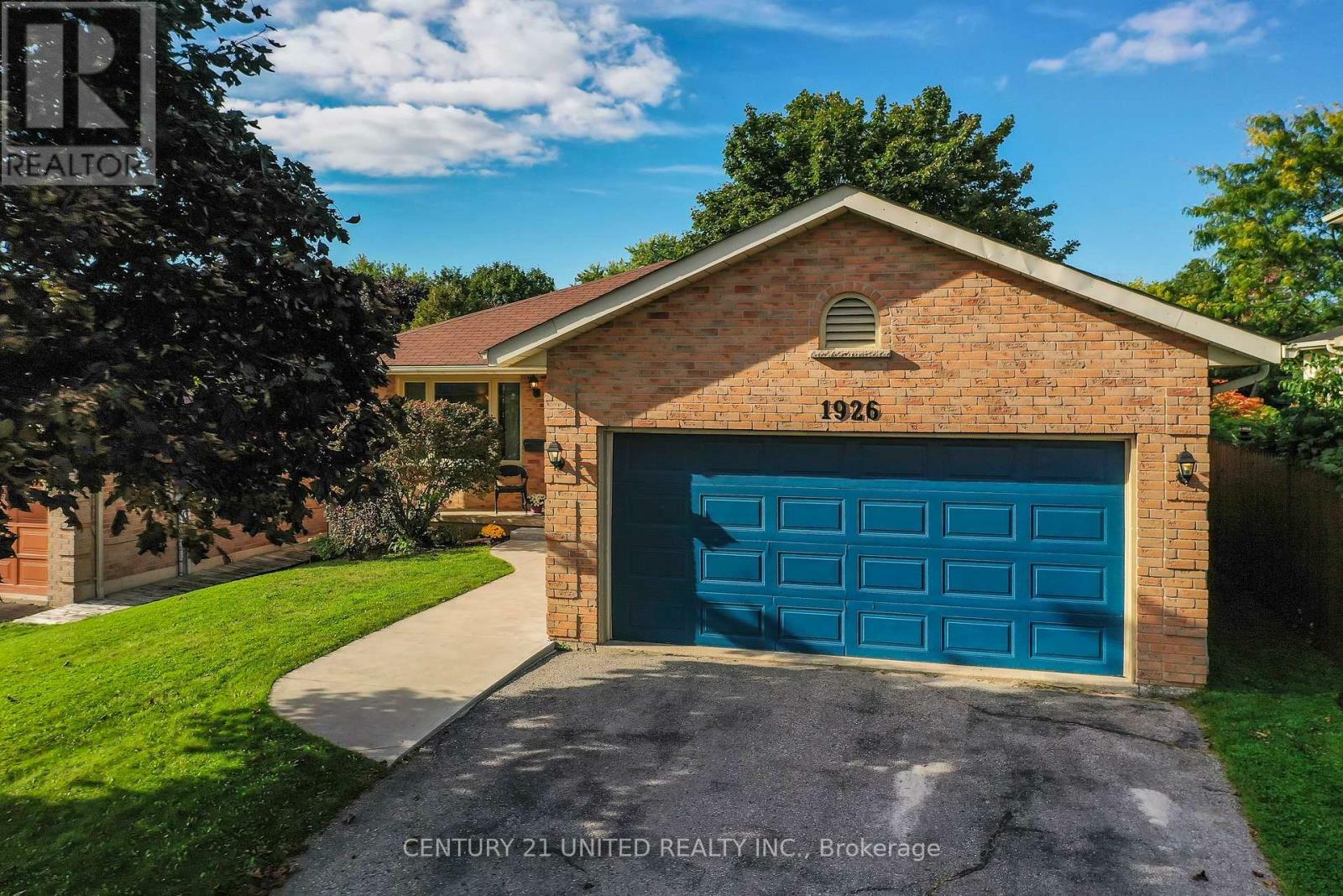 Photo de la propriété:  1926 Cherryhill Road  ON K9K 1Z6 