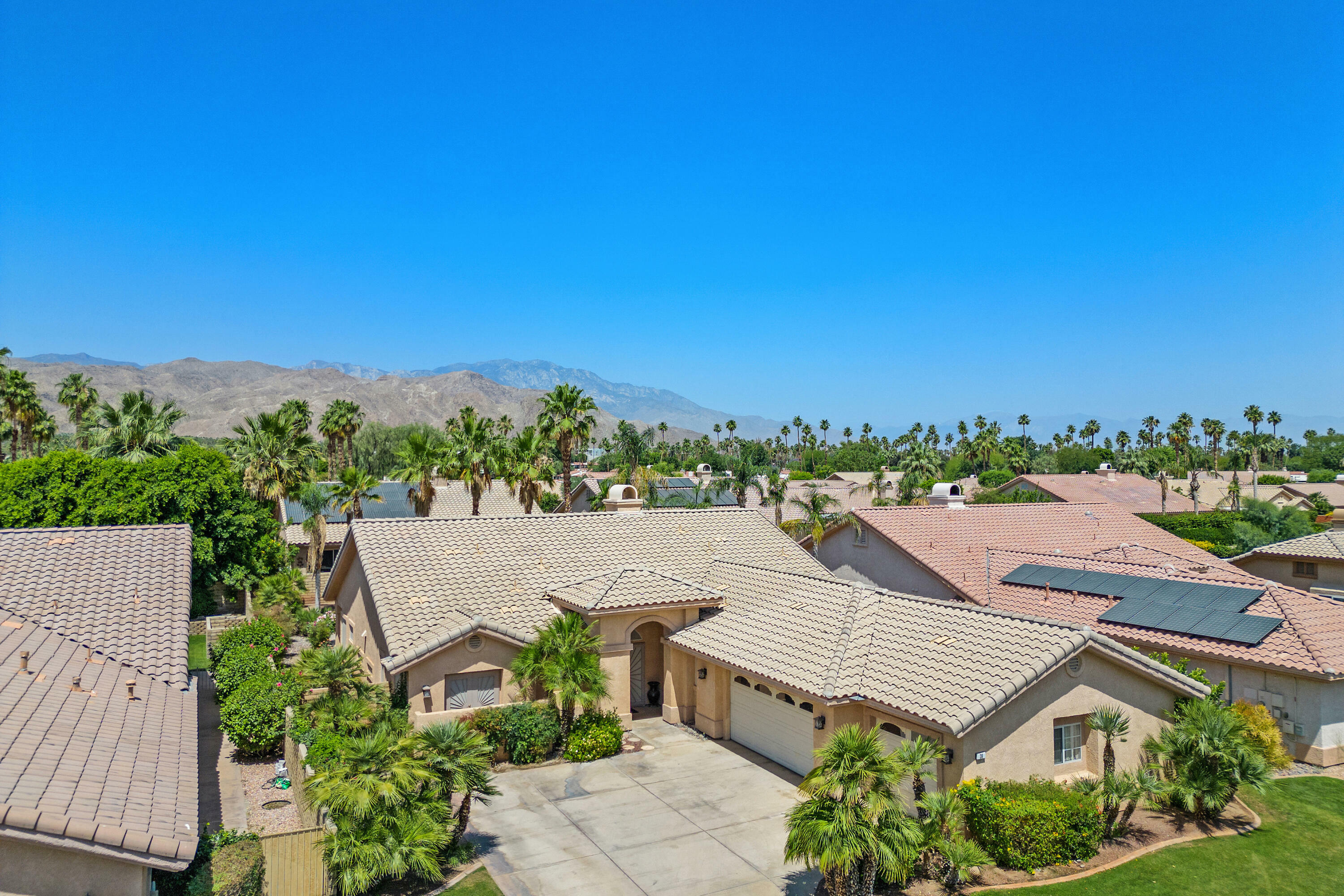 39 White Sun Way  Rancho Mirage CA 92270 photo