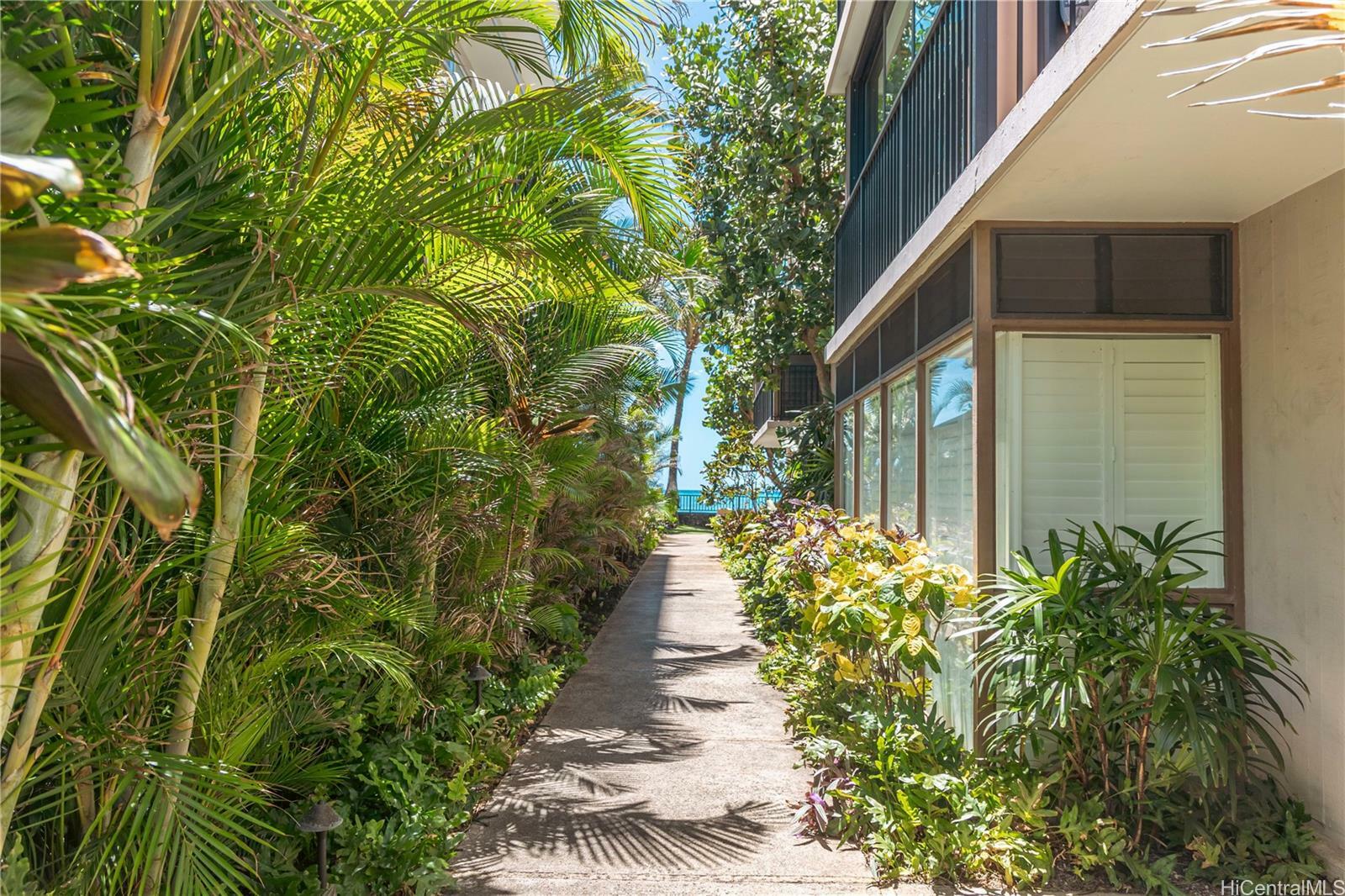 Property Photo:  2987 Kalakaua Avenue 404  HI 96815 