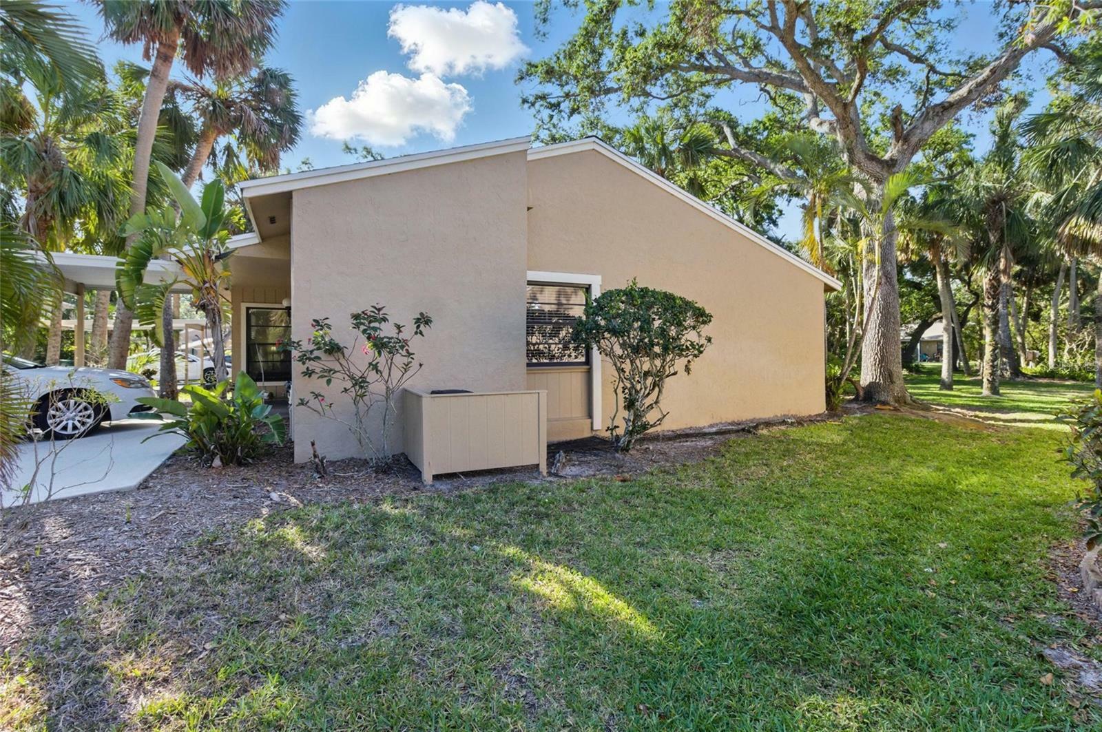 Property Photo:  5071 Village Gardens Drive 5  FL 34234 