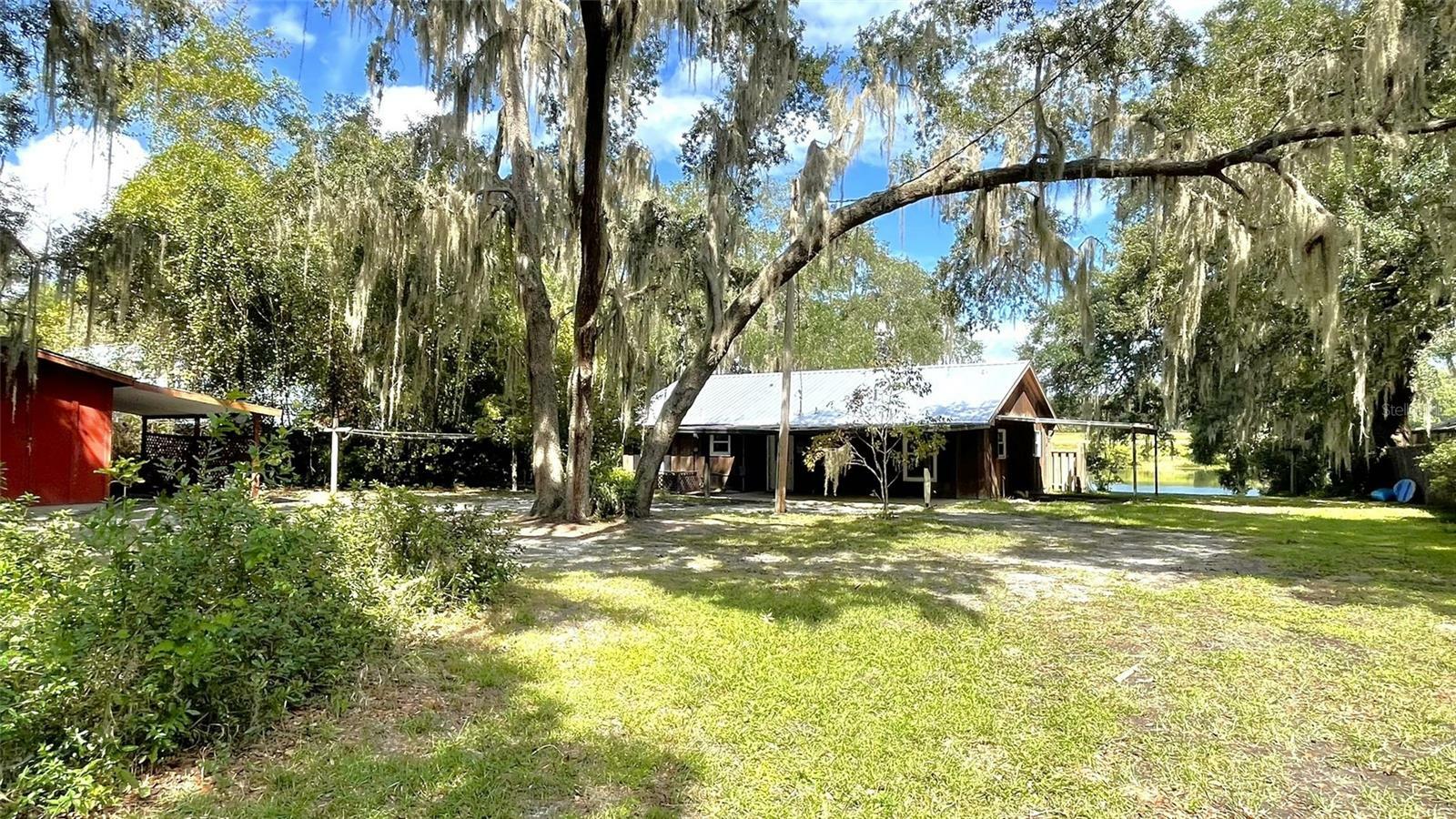 Property Photo:  151 Twin Lakes Road  FL 32640 