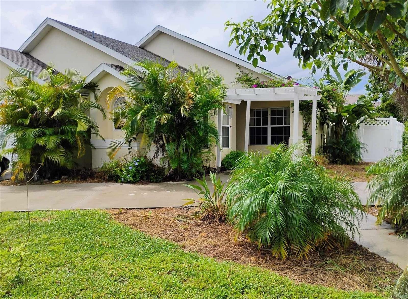 Property Photo:  2510 Caliente Trail  FL 34747 