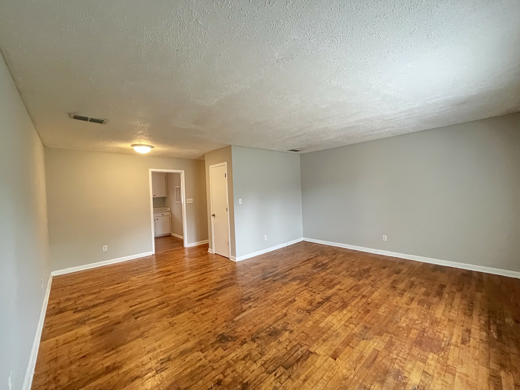 Property Photo:  607 E State St  TN 37130 