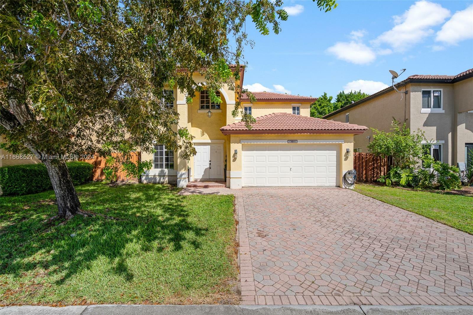 Property Photo:  13601 SW 118th Path  FL 33186 