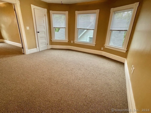 Property Photo:  483 Park Street 3rd Floor  CT 06051 