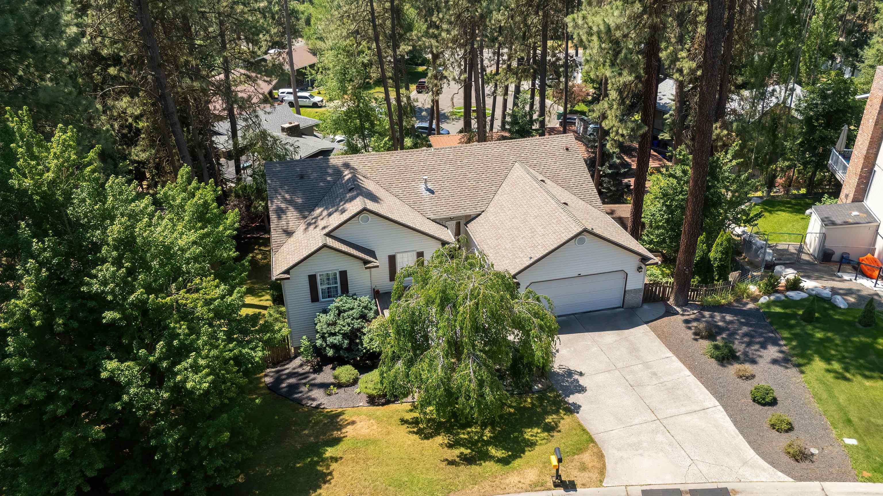 Property Photo:  1134 W Bellwood Dr  WA 99218 