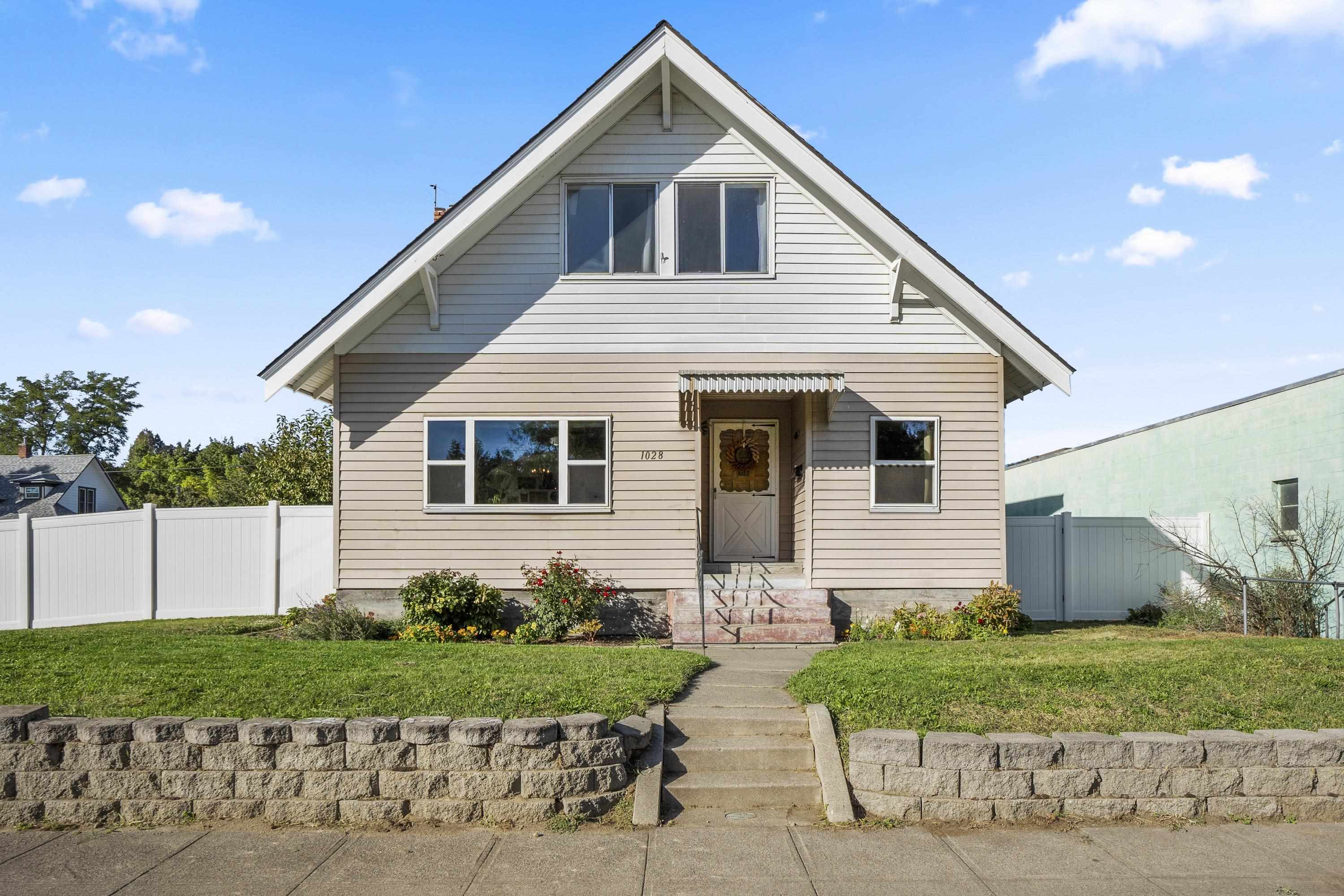 Property Photo:  1028 W Dalton Ave  WA 99205 