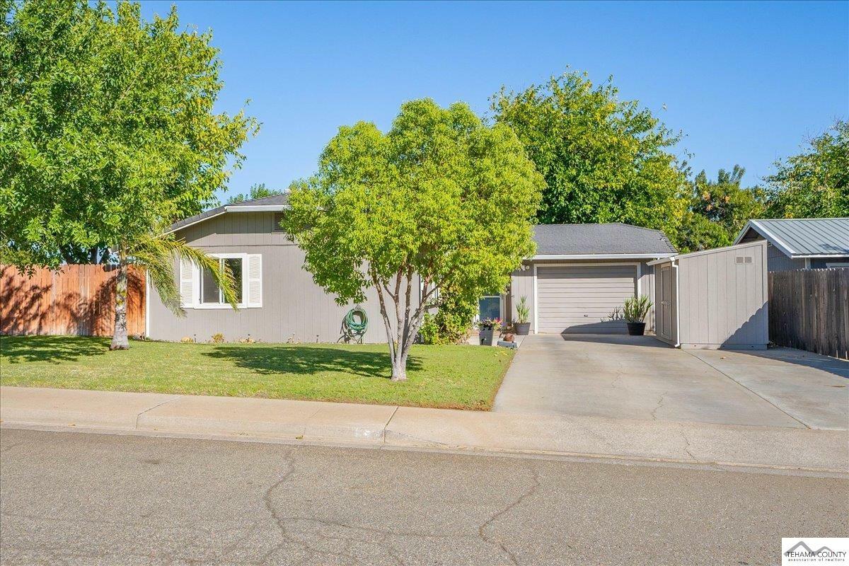 Property Photo:  690 Nicklaus Avenue  CA 96080-4714 